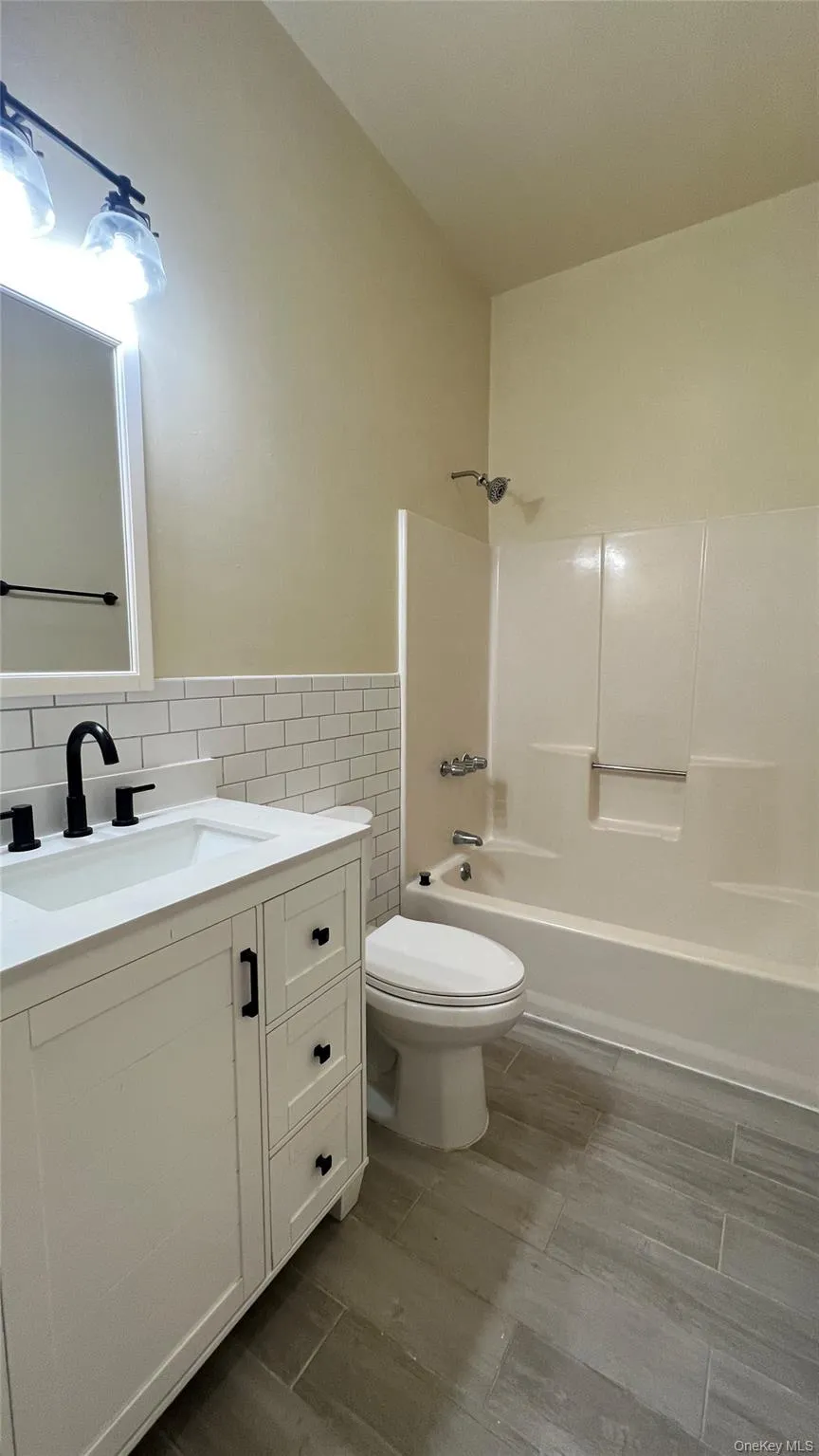 74 North Street, Newburgh (city), NY, 1 Bedroom Bedrooms, 3 Rooms Rooms,1 BathroomBathrooms,Residential Lease,For Rent,North,0,962176 74 North Street, Newburgh (city), NY, 1 Bedroom Bedrooms, 3 Rooms Rooms,1 BathroomBathrooms,Residential Lease,For Rent,North,0,962176