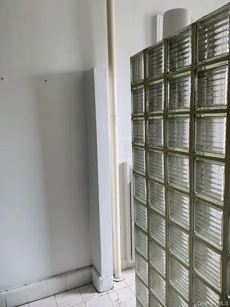 Bathroom Block Glass Separation to Dressing Area. Bathroom Block Glass Separation to Dressing Area.