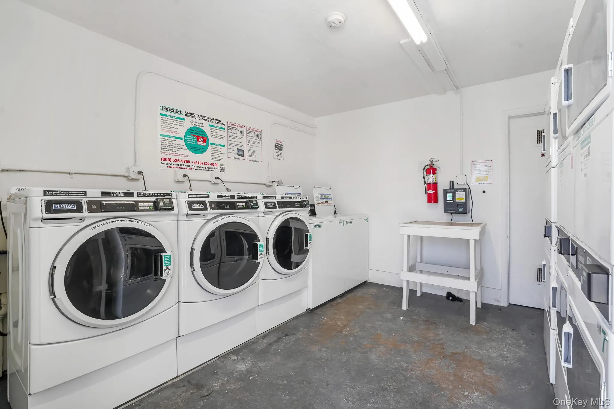 Shared laundry with independent washer and dryer Shared laundry with independent washer and dryer