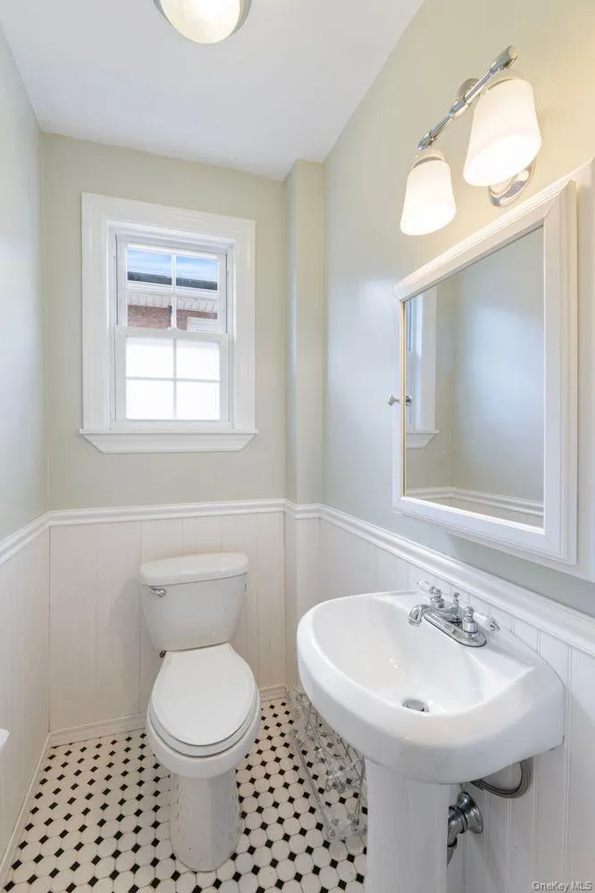 216 Lakeview Place, New York, NY, 3 Bedrooms Bedrooms, 8 Rooms Rooms,1 BathroomBathrooms,Residential Lease,For Rent,Lakeview,0,962211 216 Lakeview Place, New York, NY, 3 Bedrooms Bedrooms, 8 Rooms Rooms,1 BathroomBathrooms,Residential Lease,For Rent,Lakeview,0,962211