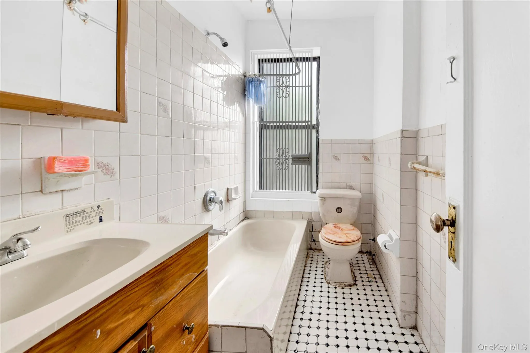 823 147th Street, New York, NY, 1 Bedroom Bedrooms, 4 Rooms Rooms,1 BathroomBathrooms,Residential Sale,For Rent,147th,0,962225 823 147th Street, New York, NY, 1 Bedroom Bedrooms, 4 Rooms Rooms,1 BathroomBathrooms,Residential Sale,For Rent,147th,0,962225