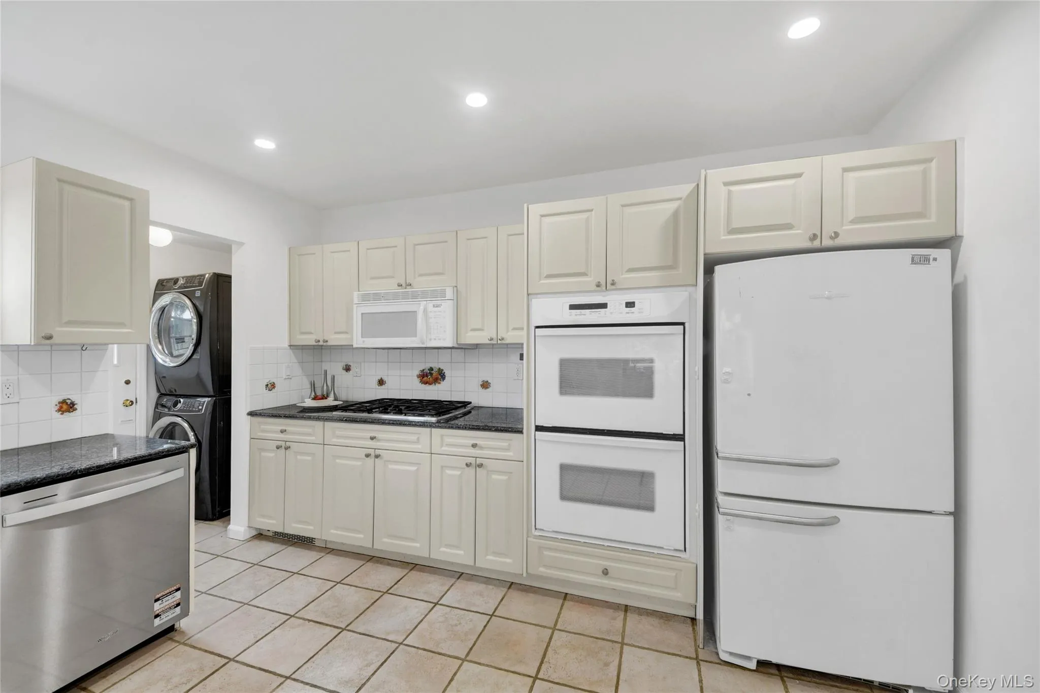 10 Cherry Avenue, New Rochelle, NY, 4 Bedrooms Bedrooms, 8 Rooms Rooms,2 BathroomsBathrooms,Residential,For Rent,Cherry,0,962238 10 Cherry Avenue, New Rochelle, NY, 4 Bedrooms Bedrooms, 8 Rooms Rooms,2 BathroomsBathrooms,Residential,For Rent,Cherry,0,962238
