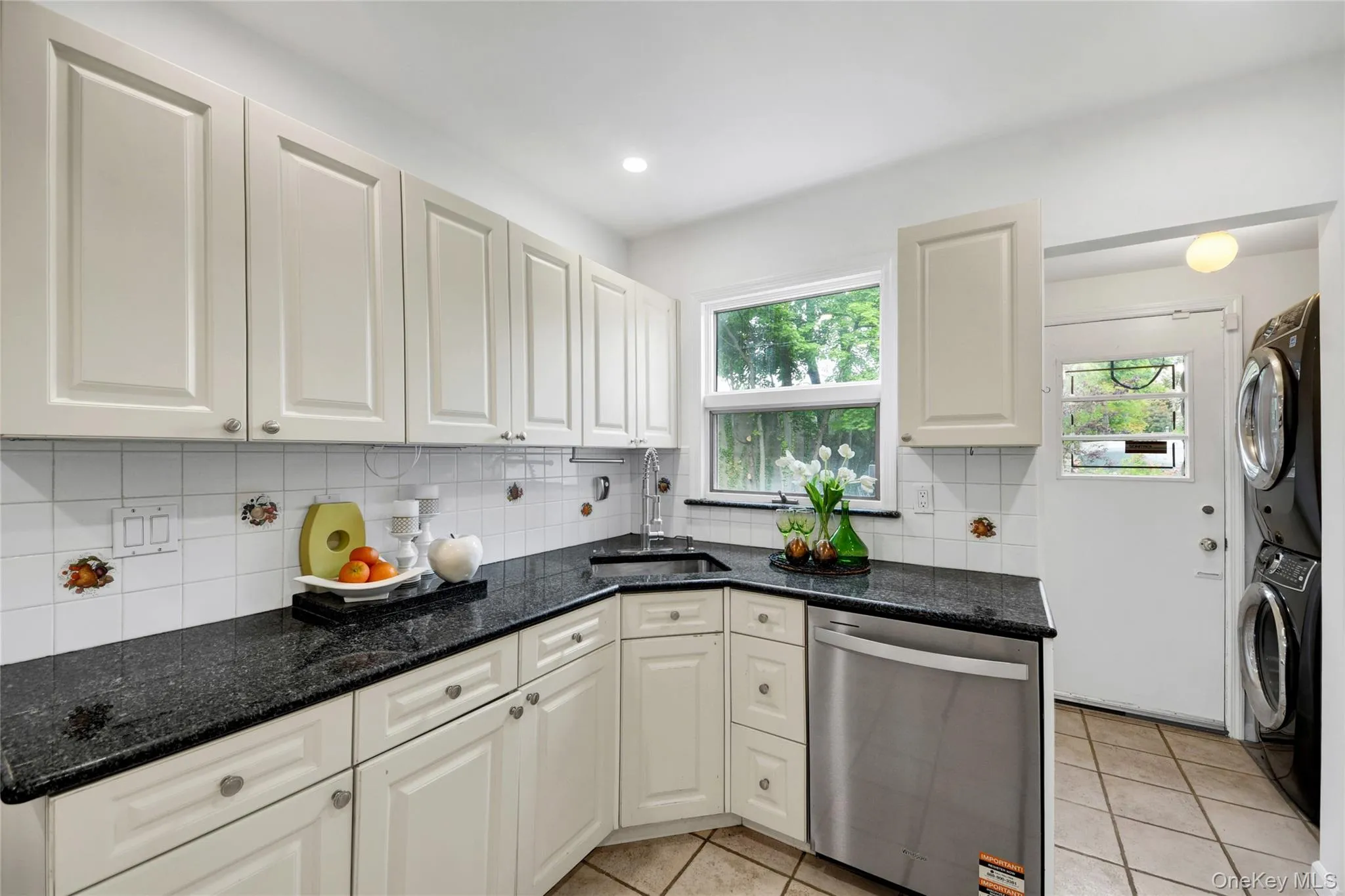 10 Cherry Avenue, New Rochelle, NY, 4 Bedrooms Bedrooms, 8 Rooms Rooms,2 BathroomsBathrooms,Residential,For Rent,Cherry,0,962238 10 Cherry Avenue, New Rochelle, NY, 4 Bedrooms Bedrooms, 8 Rooms Rooms,2 BathroomsBathrooms,Residential,For Rent,Cherry,0,962238