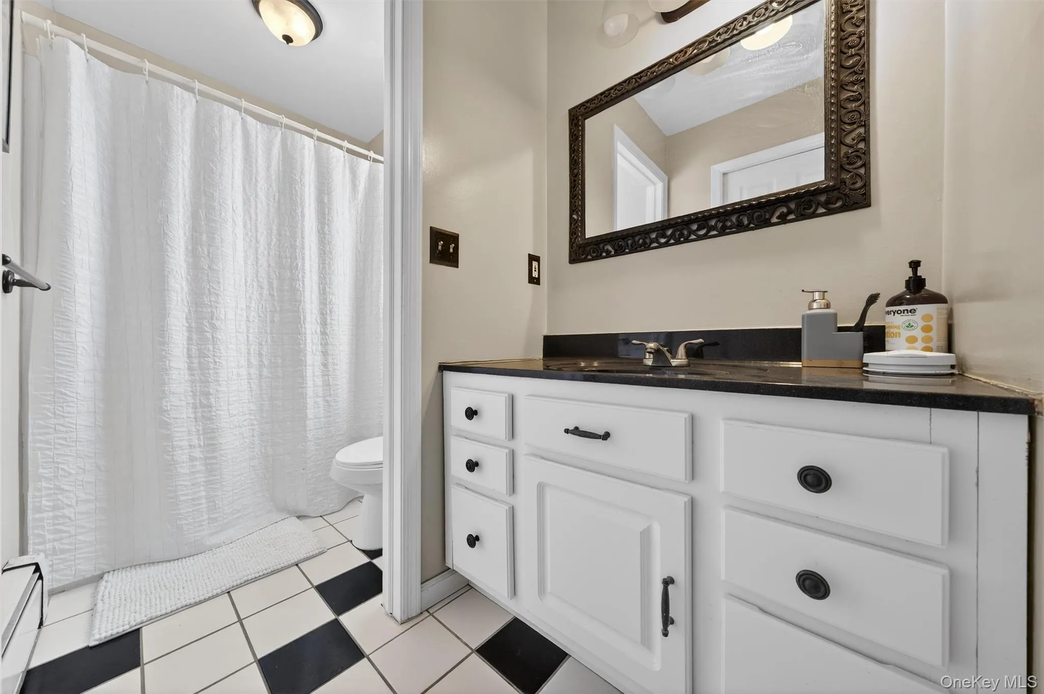 32 Woodstock Lane, Middletown, NY, 3 Bedrooms Bedrooms, 7 Rooms Rooms,2 BathroomsBathrooms,Residential,For Rent,Woodstock,0,962240 32 Woodstock Lane, Middletown, NY, 3 Bedrooms Bedrooms, 7 Rooms Rooms,2 BathroomsBathrooms,Residential,For Rent,Woodstock,0,962240