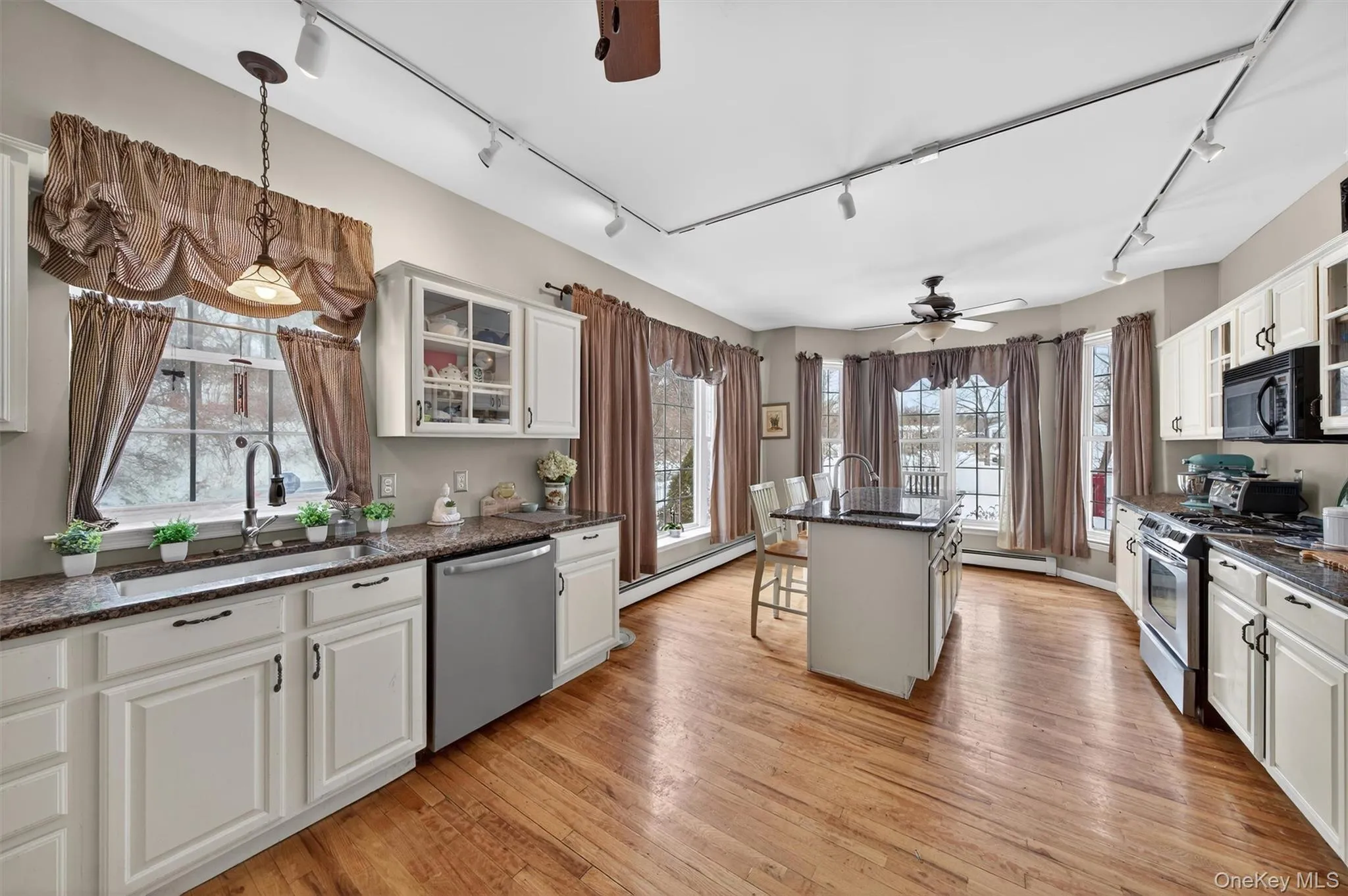 32 Woodstock Lane, Middletown, NY, 3 Bedrooms Bedrooms, 7 Rooms Rooms,2 BathroomsBathrooms,Residential,For Rent,Woodstock,0,962240 32 Woodstock Lane, Middletown, NY, 3 Bedrooms Bedrooms, 7 Rooms Rooms,2 BathroomsBathrooms,Residential,For Rent,Woodstock,0,962240