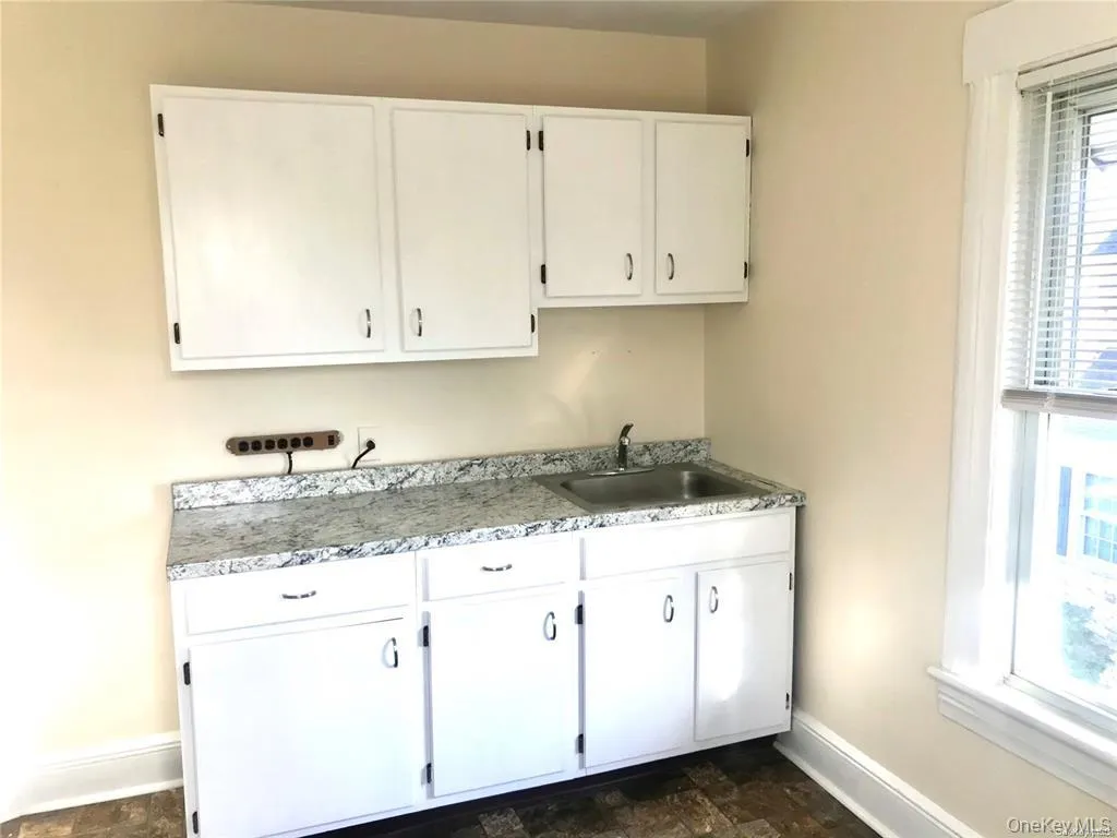 40 Southard Avenue, Hempstead, NY, 2 Bedrooms Bedrooms, 5 Rooms Rooms,1 BathroomBathrooms,Residential Lease,For Rent,Southard,0,962257 40 Southard Avenue, Hempstead, NY, 2 Bedrooms Bedrooms, 5 Rooms Rooms,1 BathroomBathrooms,Residential Lease,For Rent,Southard,0,962257