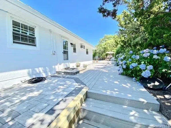 16 Osceola Lane, Southampton, NY, 2 Bedrooms Bedrooms, 4 Rooms Rooms,1 BathroomBathrooms,Residential Lease,For Rent,Osceola,0,962264 16 Osceola Lane, Southampton, NY, 2 Bedrooms Bedrooms, 4 Rooms Rooms,1 BathroomBathrooms,Residential Lease,For Rent,Osceola,0,962264