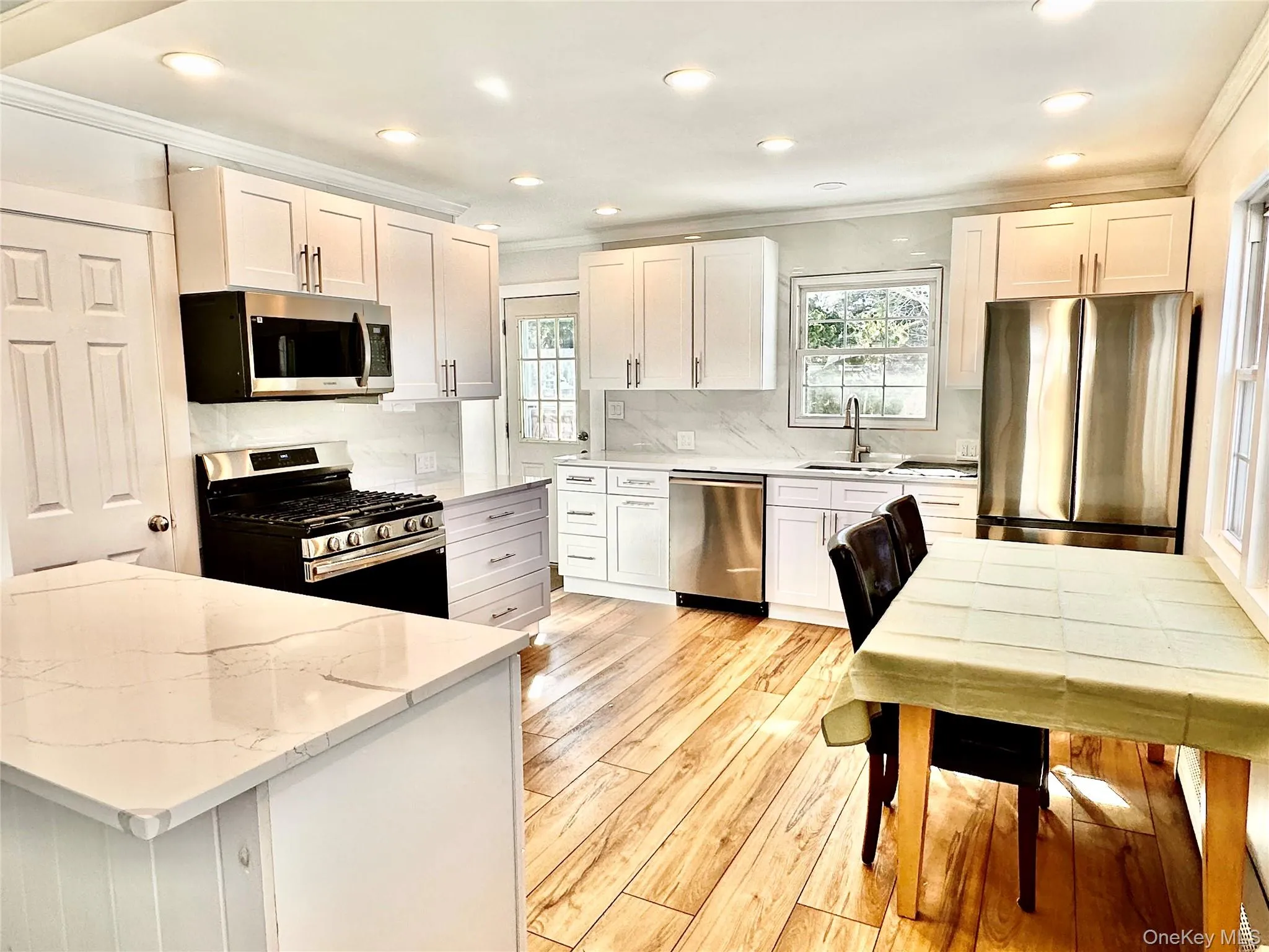 16 Osceola Lane, Southampton, NY, 2 Bedrooms Bedrooms, 4 Rooms Rooms,1 BathroomBathrooms,Residential Lease,For Rent,Osceola,0,962264 16 Osceola Lane, Southampton, NY, 2 Bedrooms Bedrooms, 4 Rooms Rooms,1 BathroomBathrooms,Residential Lease,For Rent,Osceola,0,962264