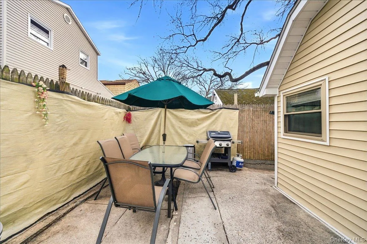 133B Edgewater Park, New York, NY, 2 Bedrooms Bedrooms, 6 Rooms Rooms,1 BathroomBathrooms,Residential,For Rent,Edgewater,0,962330 133B Edgewater Park, New York, NY, 2 Bedrooms Bedrooms, 6 Rooms Rooms,1 BathroomBathrooms,Residential,For Rent,Edgewater,0,962330