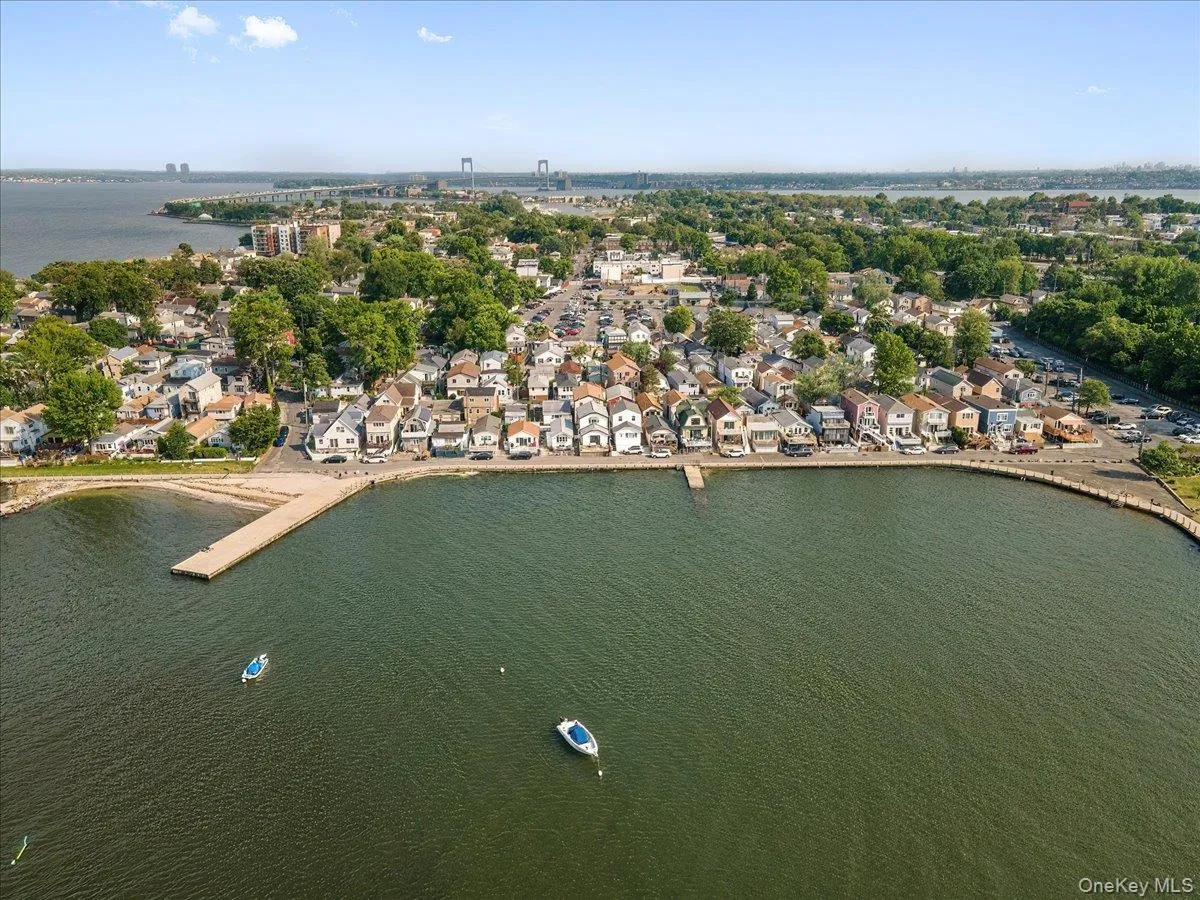 133B Edgewater Park, New York, NY, 2 Bedrooms Bedrooms, 6 Rooms Rooms,1 BathroomBathrooms,Residential,For Rent,Edgewater,0,962330 133B Edgewater Park, New York, NY, 2 Bedrooms Bedrooms, 6 Rooms Rooms,1 BathroomBathrooms,Residential,For Rent,Edgewater,0,962330