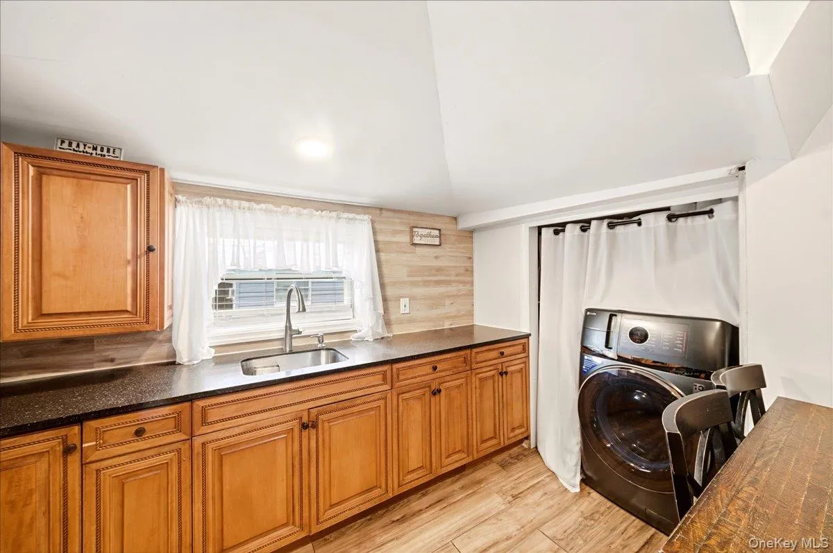 133B Edgewater Park, New York, NY, 2 Bedrooms Bedrooms, 6 Rooms Rooms,1 BathroomBathrooms,Residential,For Rent,Edgewater,0,962330 133B Edgewater Park, New York, NY, 2 Bedrooms Bedrooms, 6 Rooms Rooms,1 BathroomBathrooms,Residential,For Rent,Edgewater,0,962330