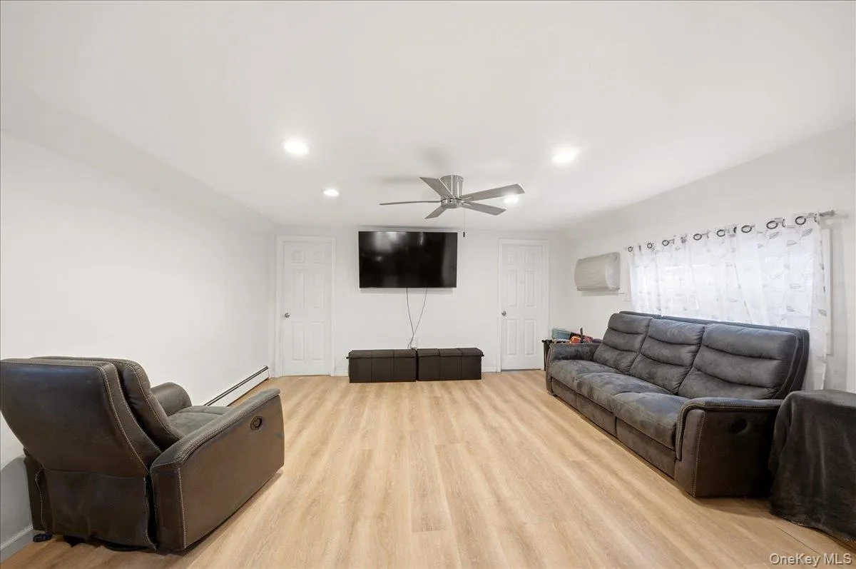 133B Edgewater Park, New York, NY, 2 Bedrooms Bedrooms, 6 Rooms Rooms,1 BathroomBathrooms,Residential,For Rent,Edgewater,0,962330 133B Edgewater Park, New York, NY, 2 Bedrooms Bedrooms, 6 Rooms Rooms,1 BathroomBathrooms,Residential,For Rent,Edgewater,0,962330