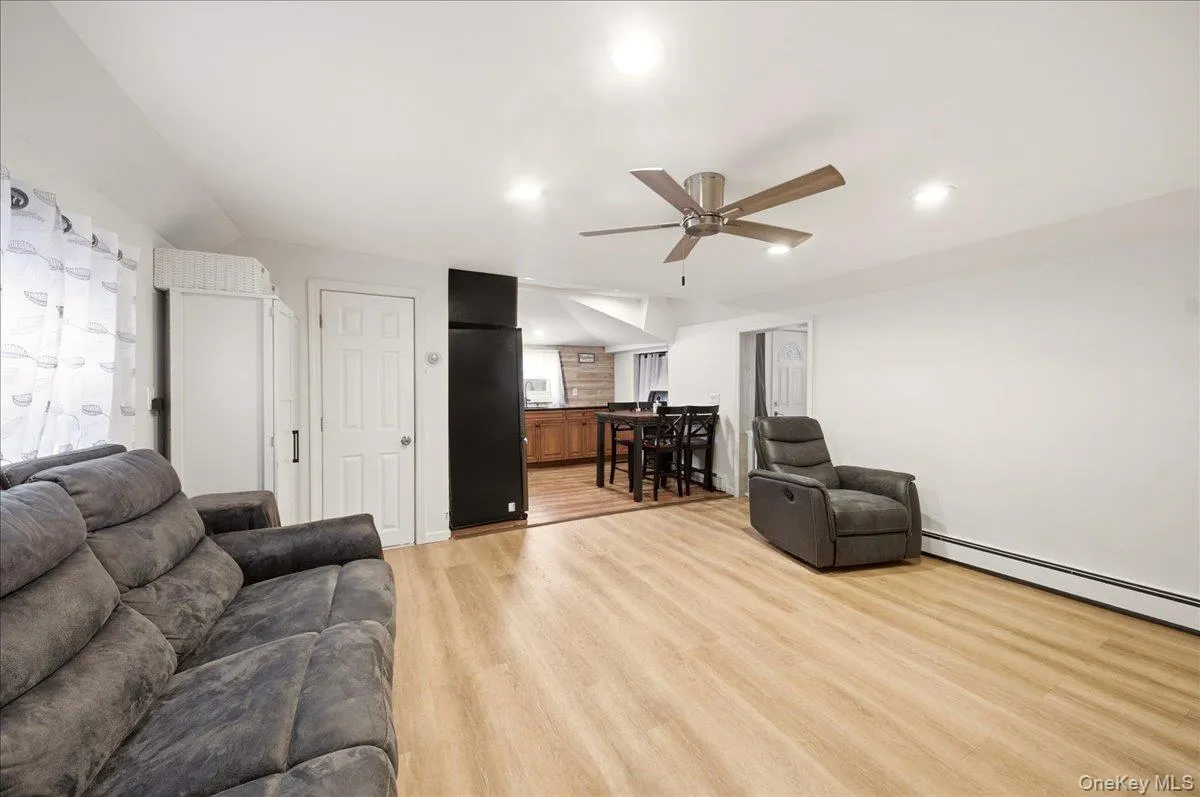 133B Edgewater Park, New York, NY, 2 Bedrooms Bedrooms, 6 Rooms Rooms,1 BathroomBathrooms,Residential,For Rent,Edgewater,0,962330 133B Edgewater Park, New York, NY, 2 Bedrooms Bedrooms, 6 Rooms Rooms,1 BathroomBathrooms,Residential,For Rent,Edgewater,0,962330