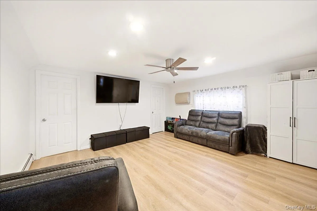 133B Edgewater Park, New York, NY, 2 Bedrooms Bedrooms, 6 Rooms Rooms,1 BathroomBathrooms,Residential,For Rent,Edgewater,0,962330 133B Edgewater Park, New York, NY, 2 Bedrooms Bedrooms, 6 Rooms Rooms,1 BathroomBathrooms,Residential,For Rent,Edgewater,0,962330