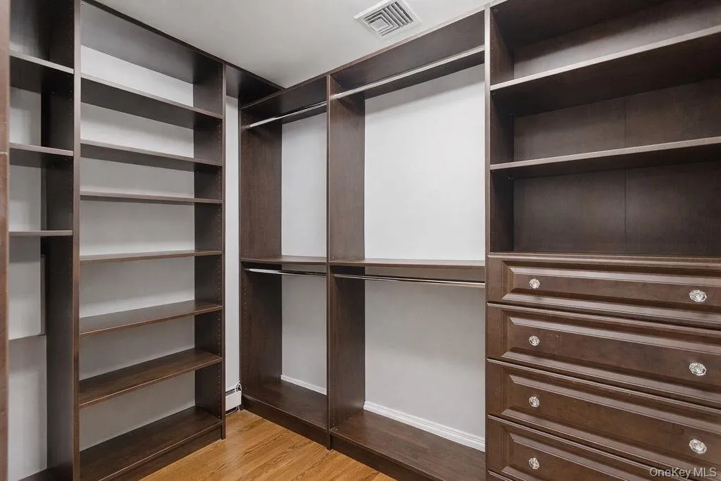 164-14 85th Street, New York, NY, 4 Bedrooms Bedrooms, 8 Rooms Rooms,3 BathroomsBathrooms,Residential,For Rent,85th,0,962332 164-14 85th Street, New York, NY, 4 Bedrooms Bedrooms, 8 Rooms Rooms,3 BathroomsBathrooms,Residential,For Rent,85th,0,962332