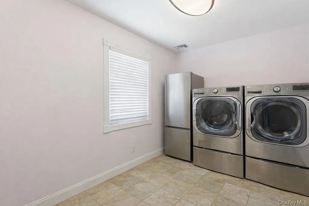 164-14 85th Street, New York, NY, 4 Bedrooms Bedrooms, 8 Rooms Rooms,3 BathroomsBathrooms,Residential,For Rent,85th,0,962332 164-14 85th Street, New York, NY, 4 Bedrooms Bedrooms, 8 Rooms Rooms,3 BathroomsBathrooms,Residential,For Rent,85th,0,962332
