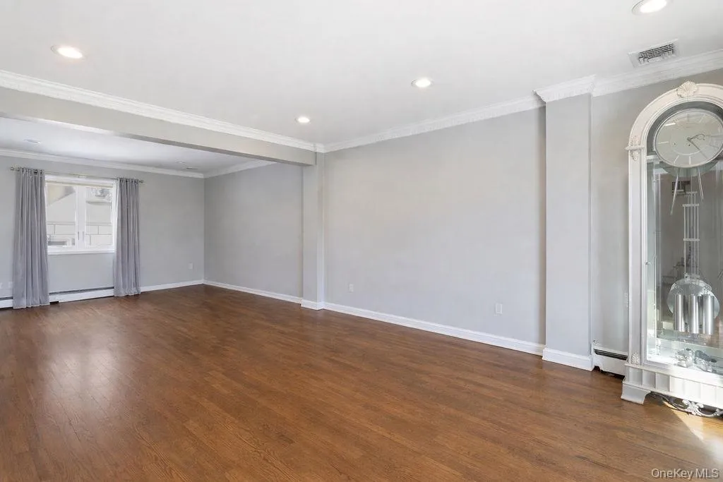 164-14 85th Street, New York, NY, 4 Bedrooms Bedrooms, 8 Rooms Rooms,3 BathroomsBathrooms,Residential,For Rent,85th,0,962332 164-14 85th Street, New York, NY, 4 Bedrooms Bedrooms, 8 Rooms Rooms,3 BathroomsBathrooms,Residential,For Rent,85th,0,962332