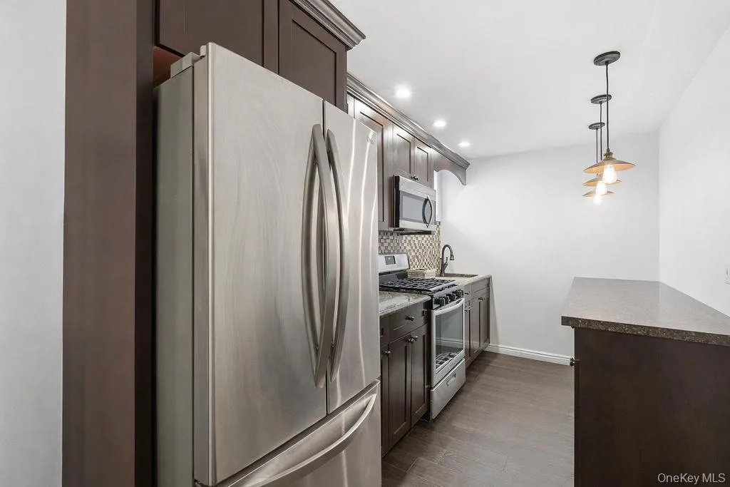 164-14 85th Street, New York, NY, 4 Bedrooms Bedrooms, 8 Rooms Rooms,3 BathroomsBathrooms,Residential,For Rent,85th,0,962332 164-14 85th Street, New York, NY, 4 Bedrooms Bedrooms, 8 Rooms Rooms,3 BathroomsBathrooms,Residential,For Rent,85th,0,962332