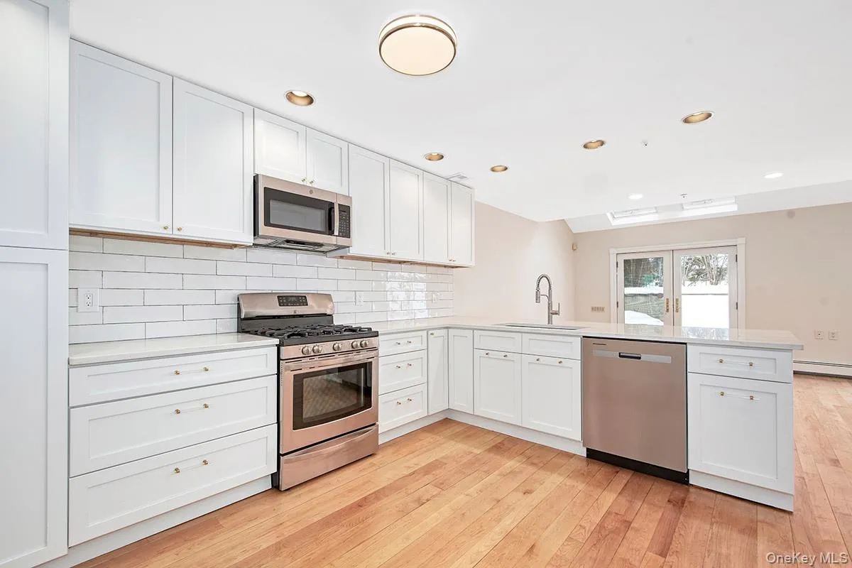 Lots of counter space Lots of counter space