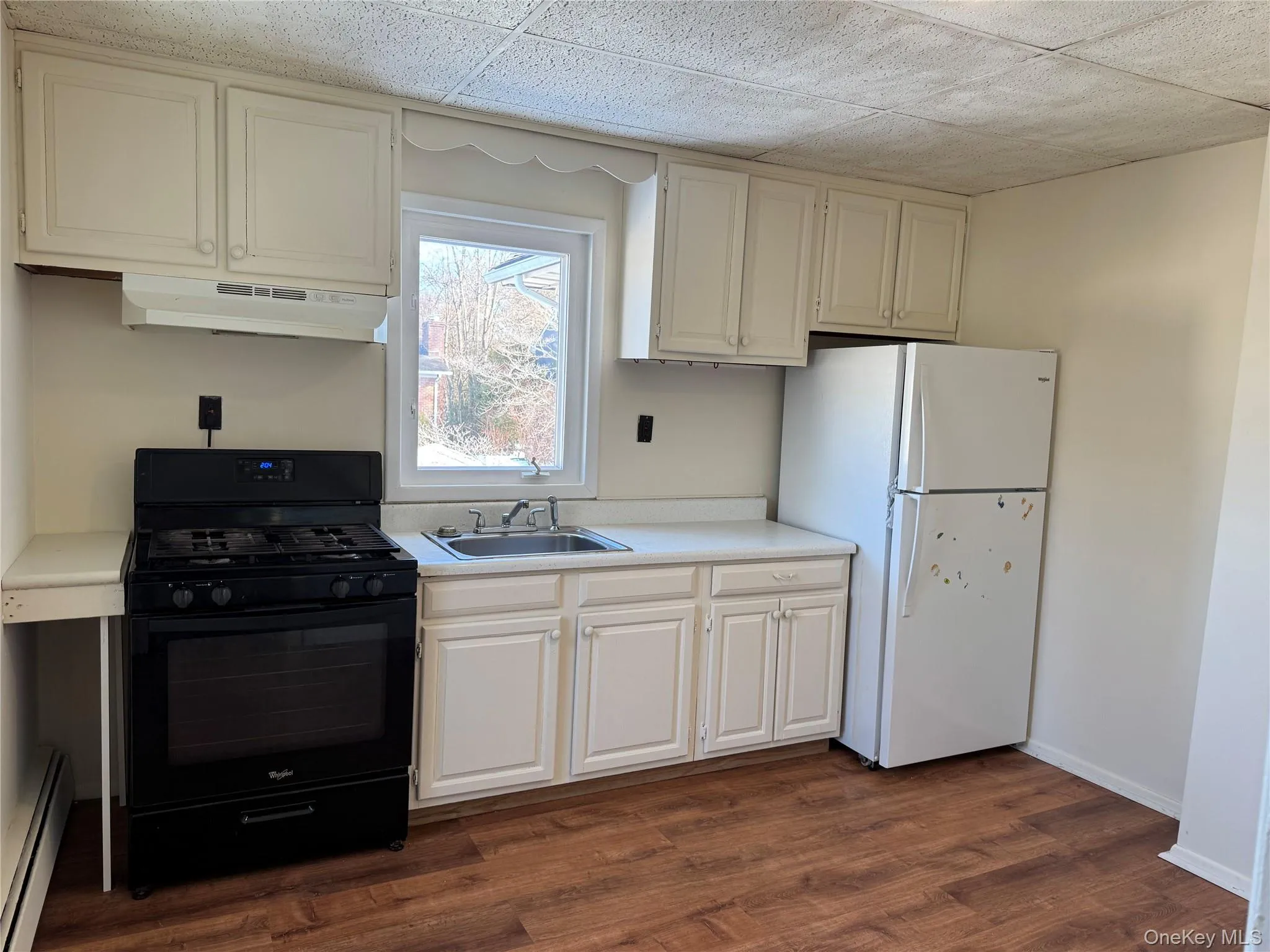 61 Nassau Avenue, Glen Cove, NY, 2 Bedrooms Bedrooms, 5 Rooms Rooms,1 BathroomBathrooms,Residential Lease,For Rent,Nassau,0,962355 61 Nassau Avenue, Glen Cove, NY, 2 Bedrooms Bedrooms, 5 Rooms Rooms,1 BathroomBathrooms,Residential Lease,For Rent,Nassau,0,962355