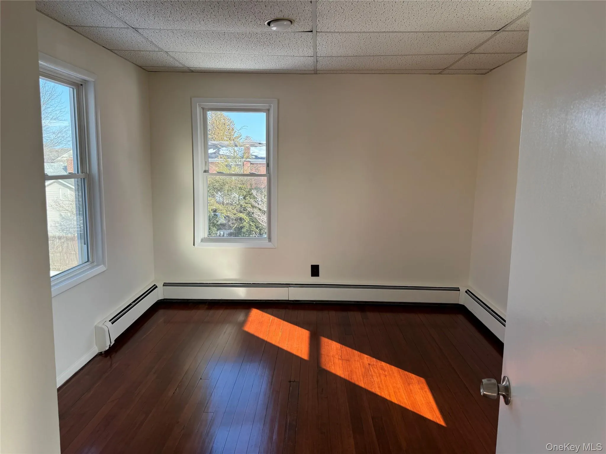 61 Nassau Avenue, Glen Cove, NY, 2 Bedrooms Bedrooms, 5 Rooms Rooms,1 BathroomBathrooms,Residential Lease,For Rent,Nassau,0,962355 61 Nassau Avenue, Glen Cove, NY, 2 Bedrooms Bedrooms, 5 Rooms Rooms,1 BathroomBathrooms,Residential Lease,For Rent,Nassau,0,962355