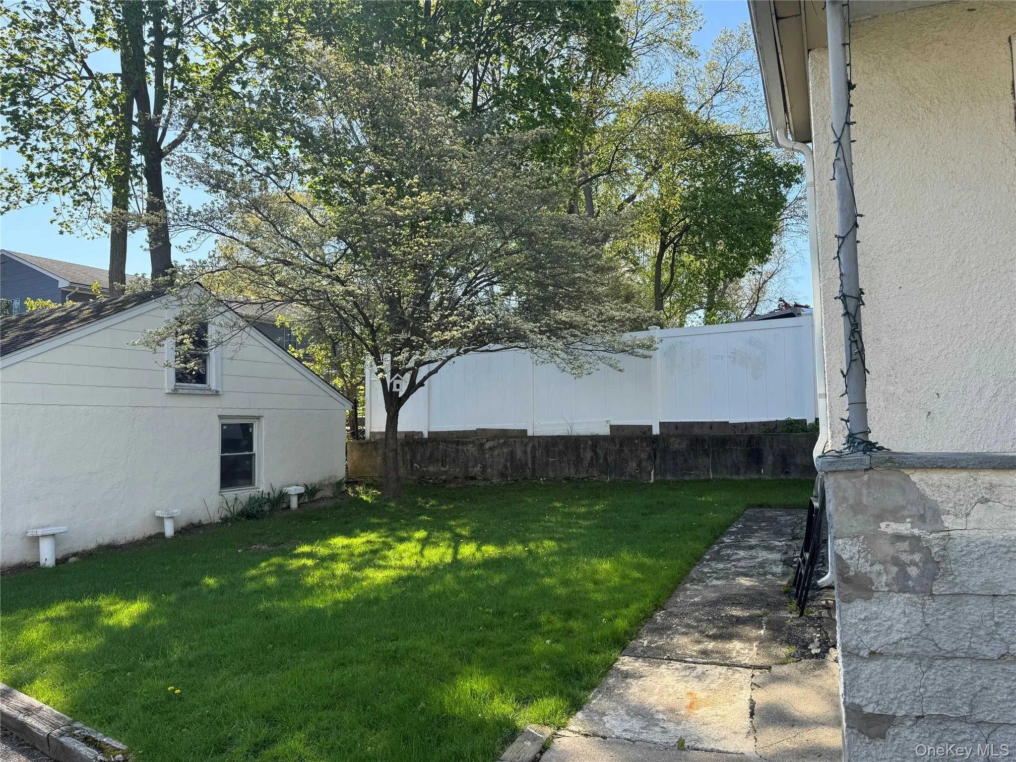 61 Nassau Avenue, Glen Cove, NY, 2 Bedrooms Bedrooms, 5 Rooms Rooms,1 BathroomBathrooms,Residential Lease,For Rent,Nassau,0,962355 61 Nassau Avenue, Glen Cove, NY, 2 Bedrooms Bedrooms, 5 Rooms Rooms,1 BathroomBathrooms,Residential Lease,For Rent,Nassau,0,962355
