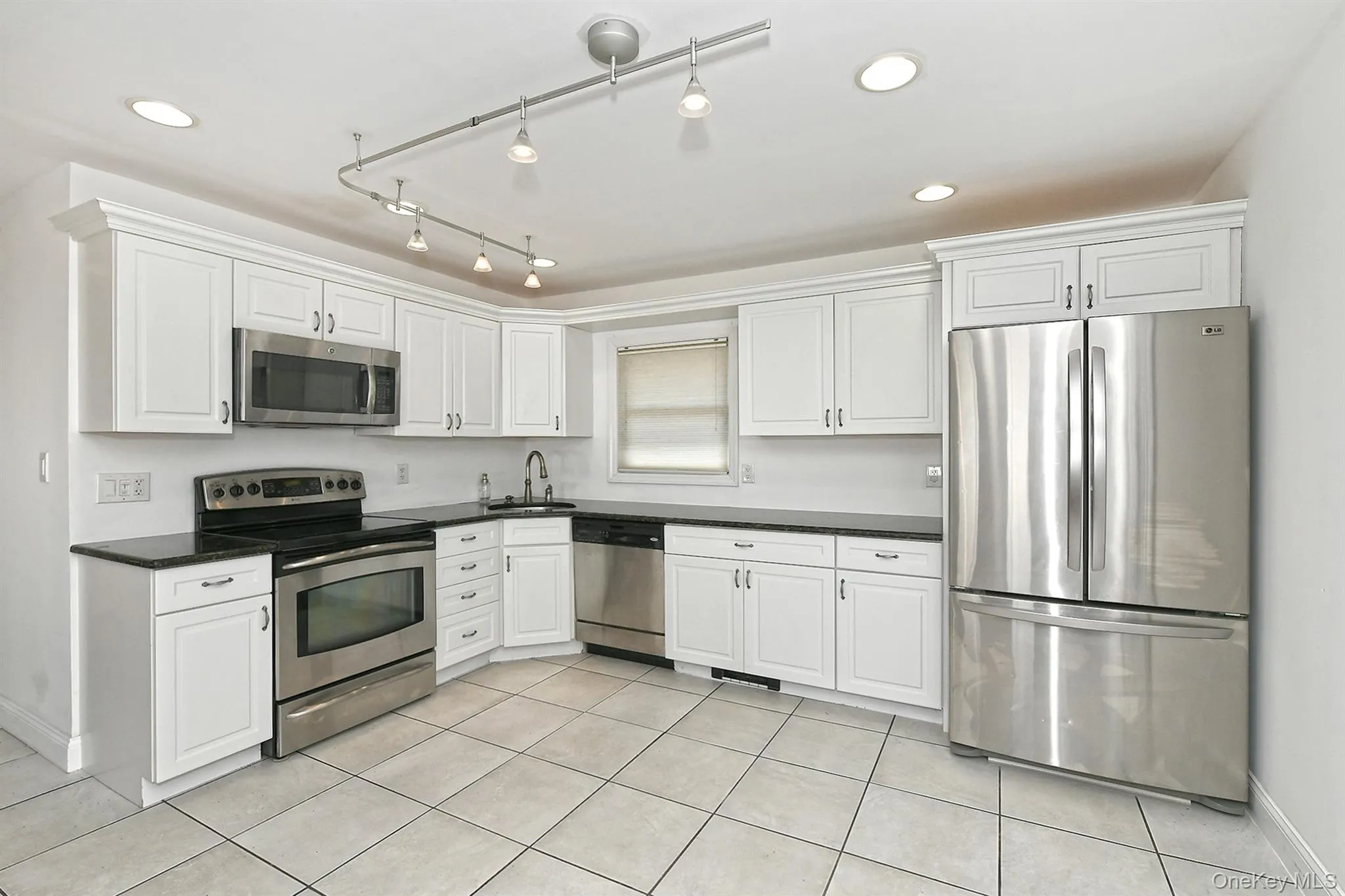 33 Robin, Hempstead, NY, 4 Bedrooms Bedrooms, 6 Rooms Rooms,2 BathroomsBathrooms,Residential Lease,For Rent,Robin,0,962384 33 Robin, Hempstead, NY, 4 Bedrooms Bedrooms, 6 Rooms Rooms,2 BathroomsBathrooms,Residential Lease,For Rent,Robin,0,962384