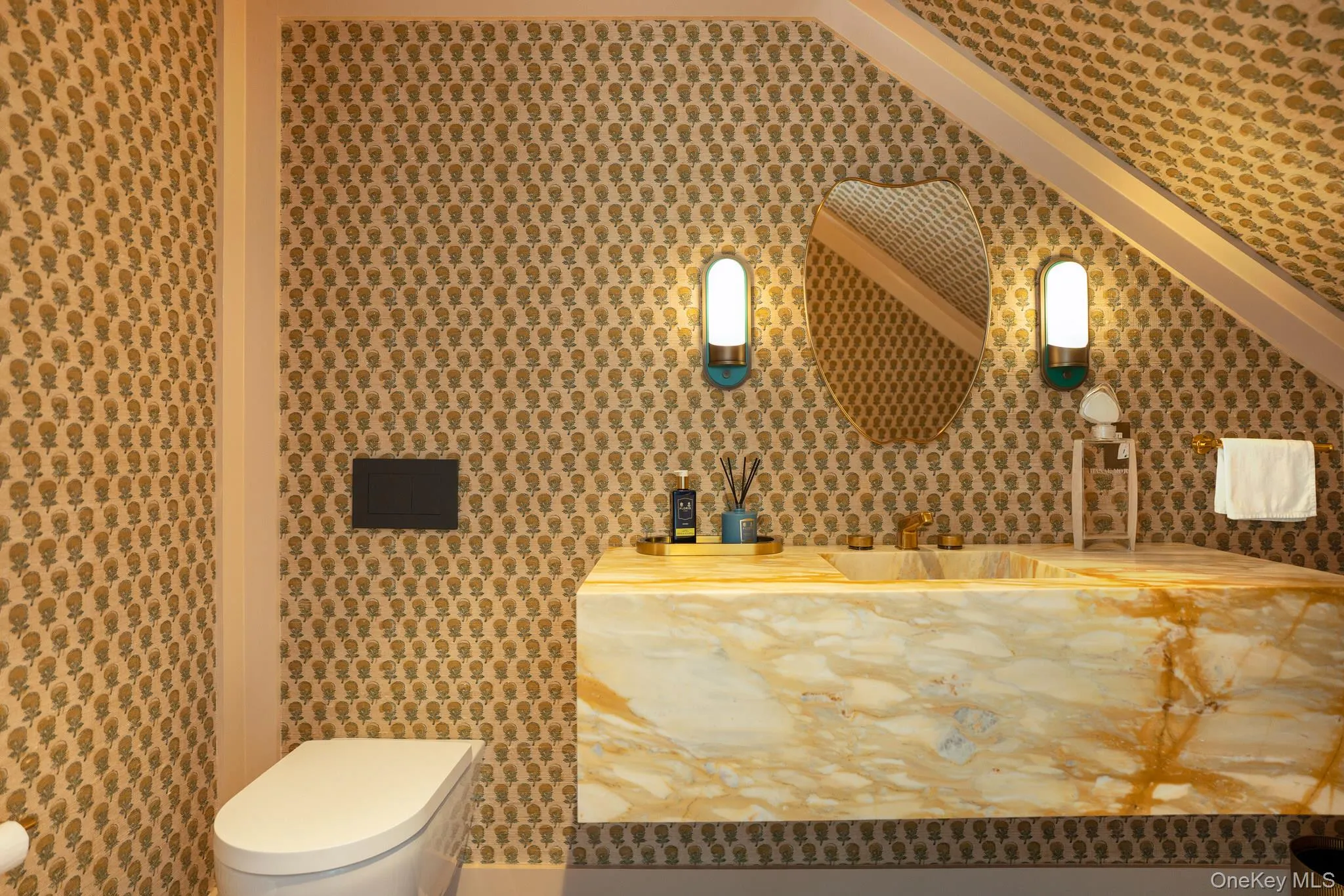 Powder room Powder room