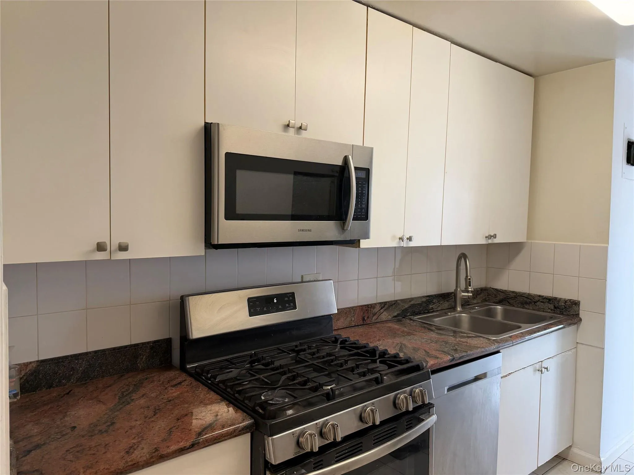 85-15 Main Street, New York, NY, 3 Bedrooms Bedrooms, 6 Rooms Rooms,2 BathroomsBathrooms,Residential,For Rent,Main,0,962416 85-15 Main Street, New York, NY, 3 Bedrooms Bedrooms, 6 Rooms Rooms,2 BathroomsBathrooms,Residential,For Rent,Main,0,962416