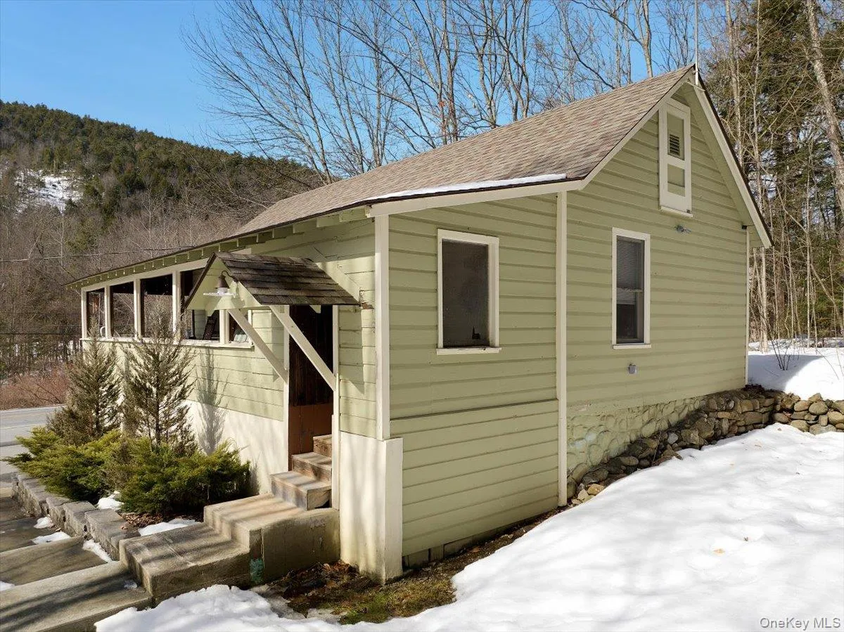 2876 Route 9, Lake George, NY, 2 Bedrooms Bedrooms, 6 Rooms Rooms,1 BathroomBathrooms,Residential,For Rent,Route 9,0,962444 2876 Route 9, Lake George, NY, 2 Bedrooms Bedrooms, 6 Rooms Rooms,1 BathroomBathrooms,Residential,For Rent,Route 9,0,962444