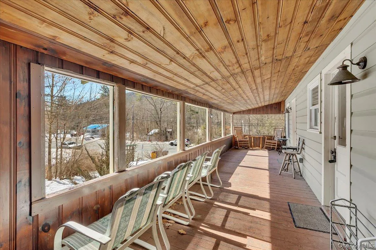 2876 Route 9, Lake George, NY, 2 Bedrooms Bedrooms, 6 Rooms Rooms,1 BathroomBathrooms,Residential,For Rent,Route 9,0,962444 2876 Route 9, Lake George, NY, 2 Bedrooms Bedrooms, 6 Rooms Rooms,1 BathroomBathrooms,Residential,For Rent,Route 9,0,962444