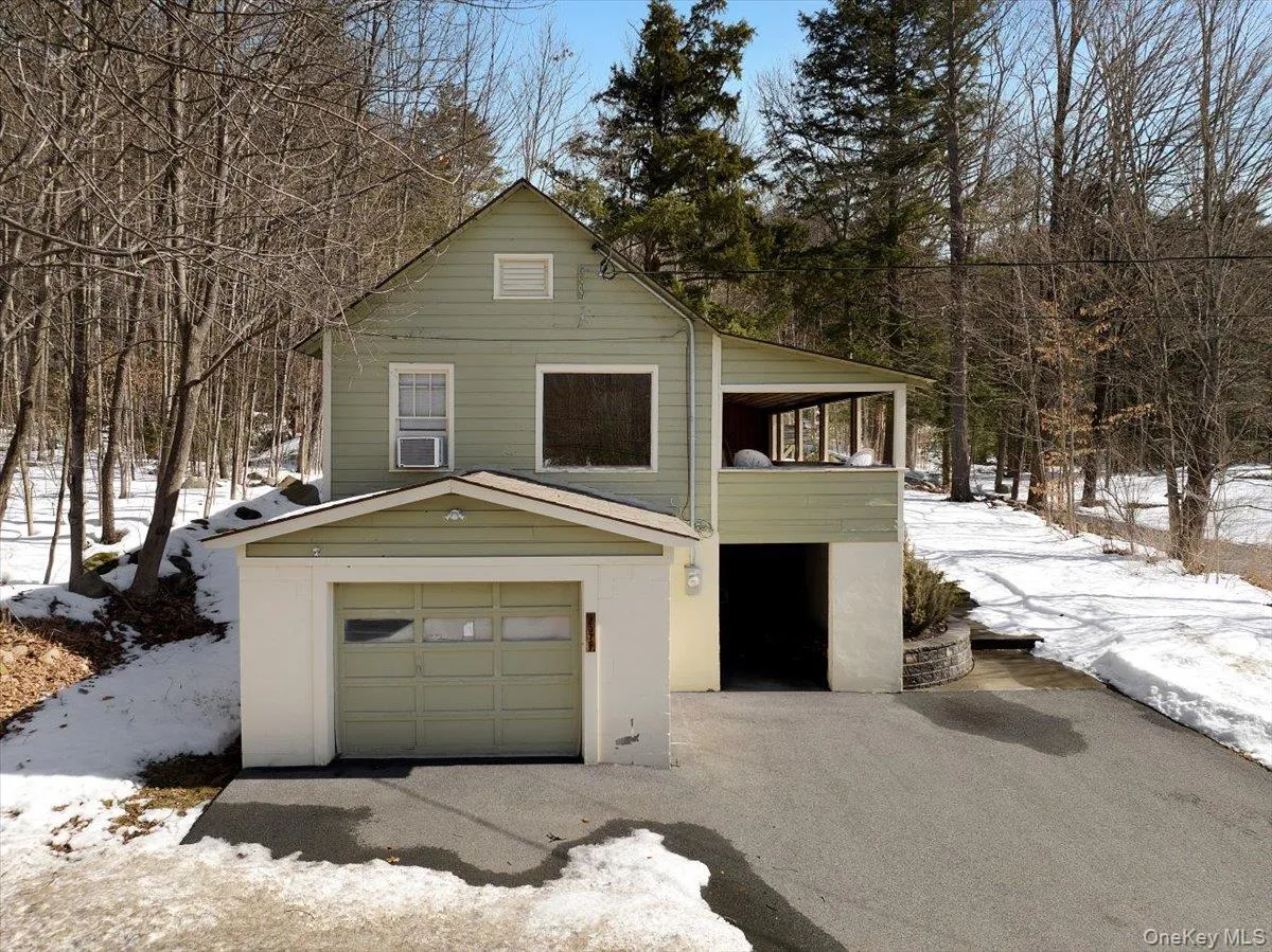 2876 Route 9, Lake George, NY, 2 Bedrooms Bedrooms, 6 Rooms Rooms,1 BathroomBathrooms,Residential,For Rent,Route 9,0,962444 2876 Route 9, Lake George, NY, 2 Bedrooms Bedrooms, 6 Rooms Rooms,1 BathroomBathrooms,Residential,For Rent,Route 9,0,962444