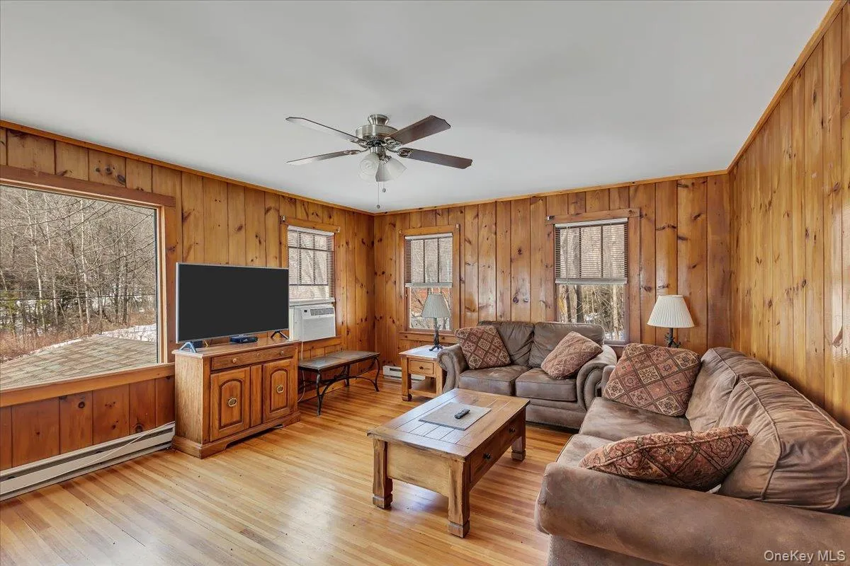 2876 Route 9, Lake George, NY, 2 Bedrooms Bedrooms, 6 Rooms Rooms,1 BathroomBathrooms,Residential,For Rent,Route 9,0,962444 2876 Route 9, Lake George, NY, 2 Bedrooms Bedrooms, 6 Rooms Rooms,1 BathroomBathrooms,Residential,For Rent,Route 9,0,962444