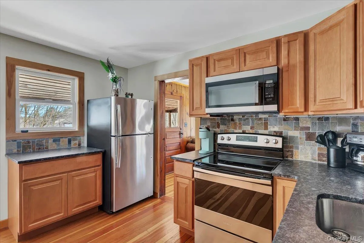 2876 Route 9, Lake George, NY, 2 Bedrooms Bedrooms, 6 Rooms Rooms,1 BathroomBathrooms,Residential,For Rent,Route 9,0,962444 2876 Route 9, Lake George, NY, 2 Bedrooms Bedrooms, 6 Rooms Rooms,1 BathroomBathrooms,Residential,For Rent,Route 9,0,962444
