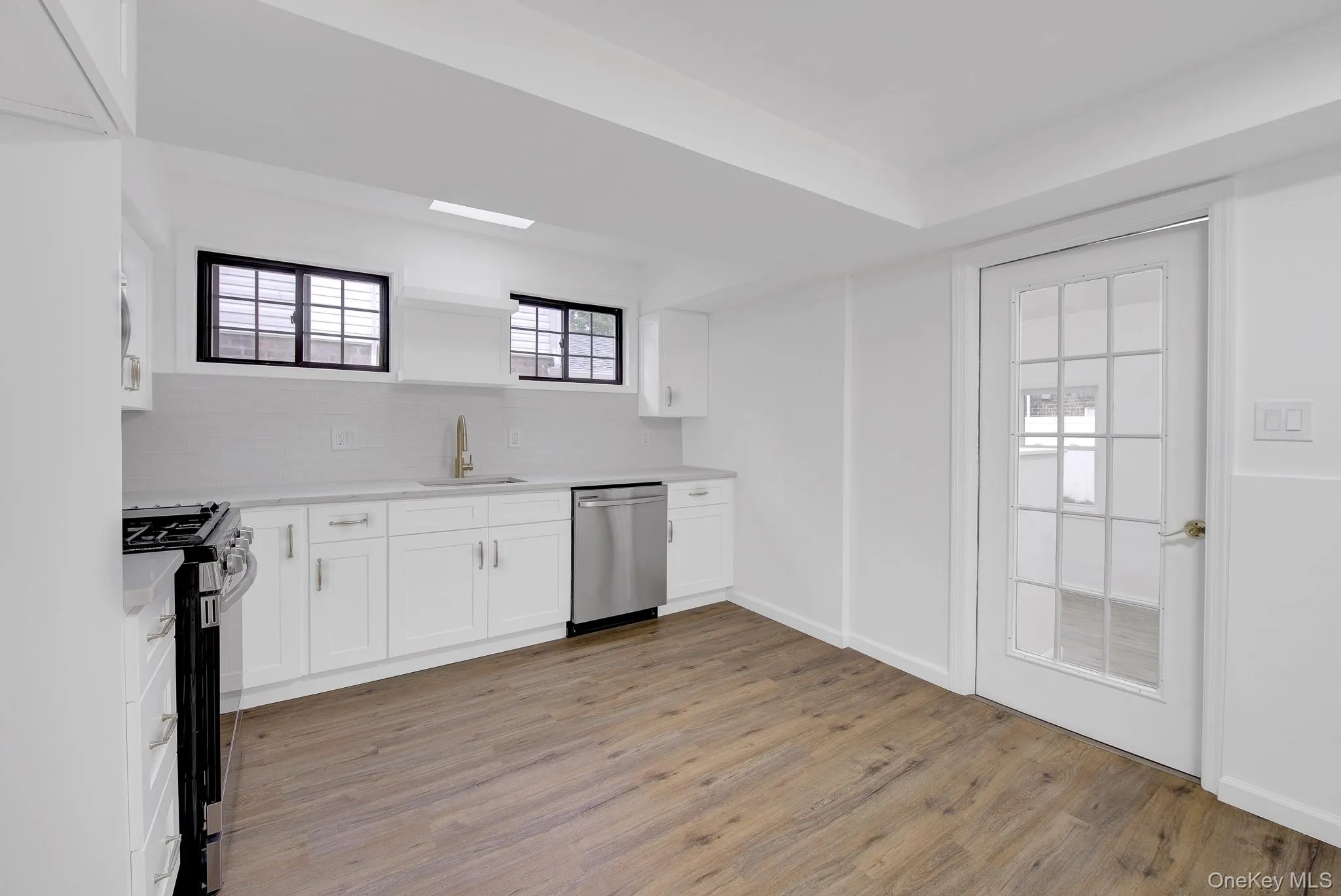 54 Surrey Lane, Hempstead, NY, 3 Bedrooms Bedrooms, 7 Rooms Rooms,1 BathroomBathrooms,Residential,For Rent,Surrey,0,962454 54 Surrey Lane, Hempstead, NY, 3 Bedrooms Bedrooms, 7 Rooms Rooms,1 BathroomBathrooms,Residential,For Rent,Surrey,0,962454