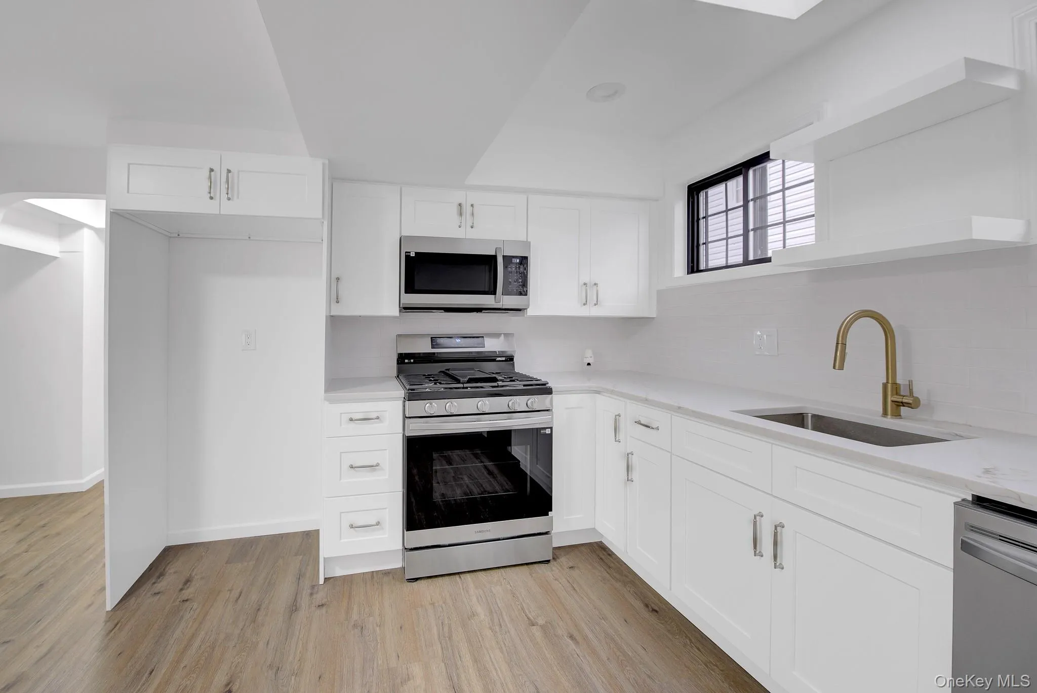 54 Surrey Lane, Hempstead, NY, 3 Bedrooms Bedrooms, 7 Rooms Rooms,1 BathroomBathrooms,Residential,For Rent,Surrey,0,962454 54 Surrey Lane, Hempstead, NY, 3 Bedrooms Bedrooms, 7 Rooms Rooms,1 BathroomBathrooms,Residential,For Rent,Surrey,0,962454