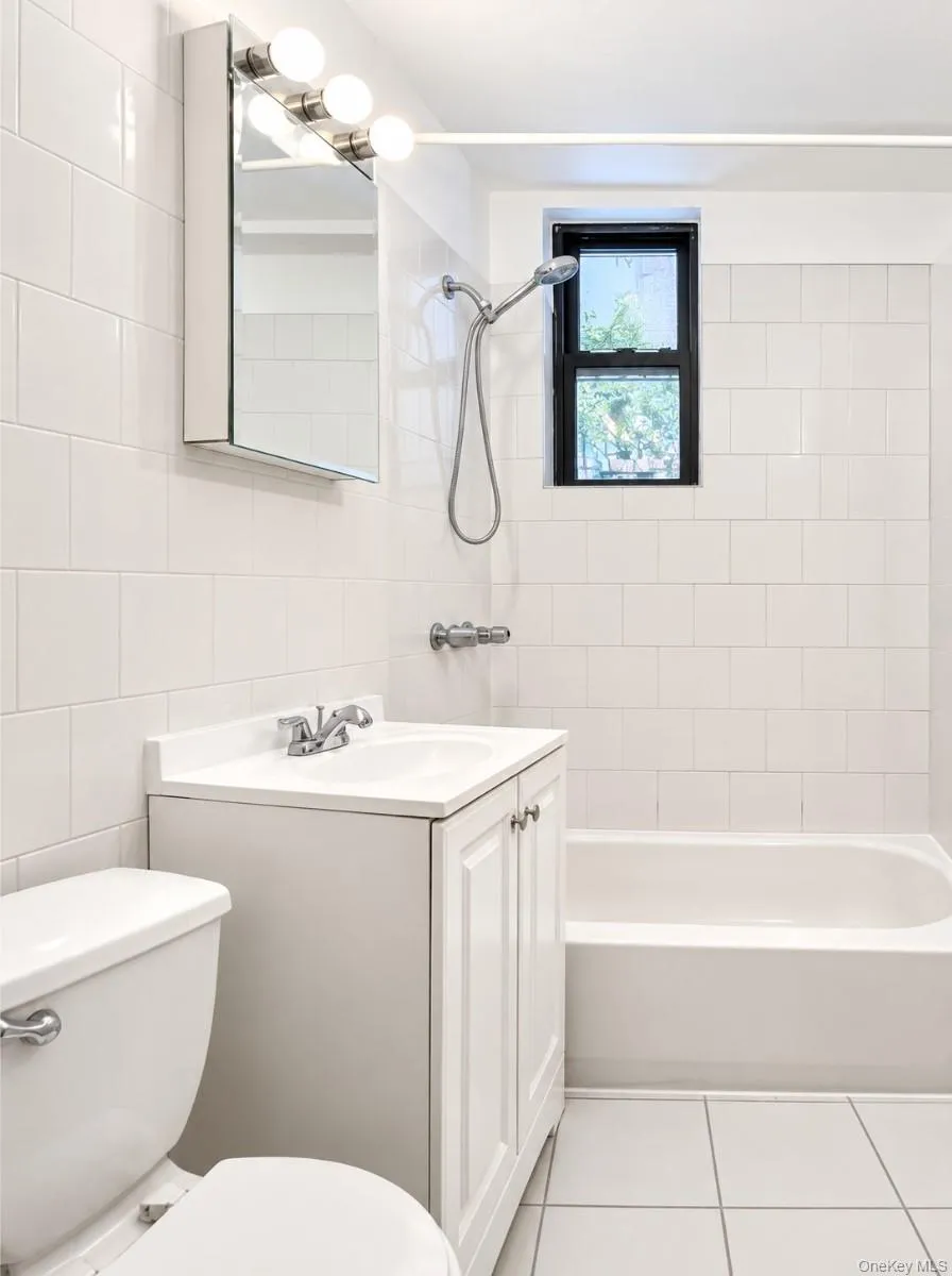 21-28 35 Street, New York, NY, 1 Bedroom Bedrooms, 3 Rooms Rooms,1 BathroomBathrooms,Residential,For Rent,35,0,962465 21-28 35 Street, New York, NY, 1 Bedroom Bedrooms, 3 Rooms Rooms,1 BathroomBathrooms,Residential,For Rent,35,0,962465