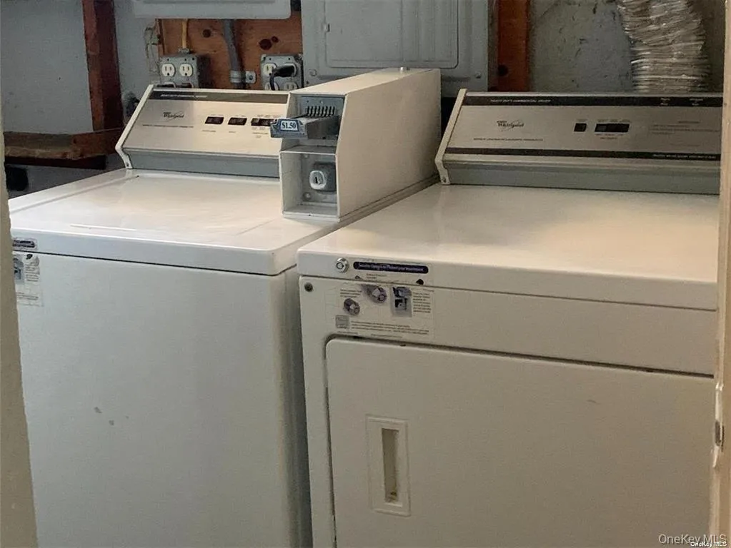 Shared Laundry Room Shared Laundry Room