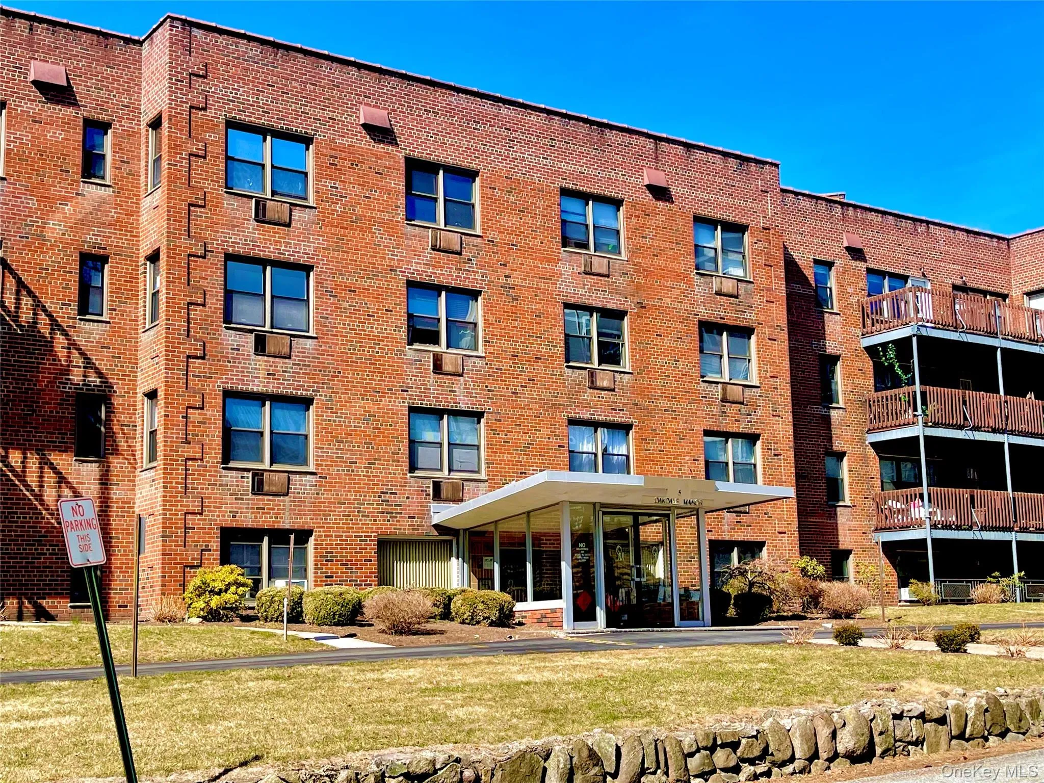 View of apartment building / complex View of apartment building / complex
