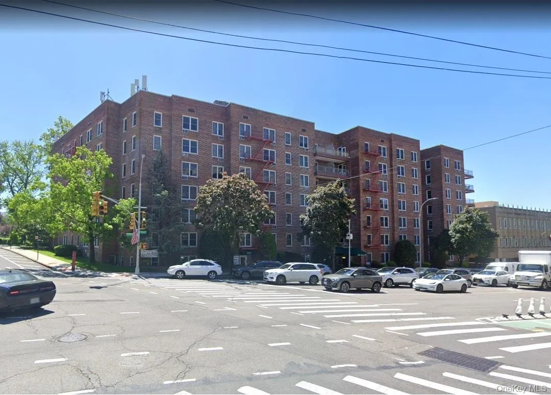 241-20 Northern Boulevard, New York, NY, 3 Rooms Rooms,1 BathroomBathrooms,Residential Sale,For Rent,Northern,0,962501 241-20 Northern Boulevard, New York, NY, 3 Rooms Rooms,1 BathroomBathrooms,Residential Sale,For Rent,Northern,0,962501