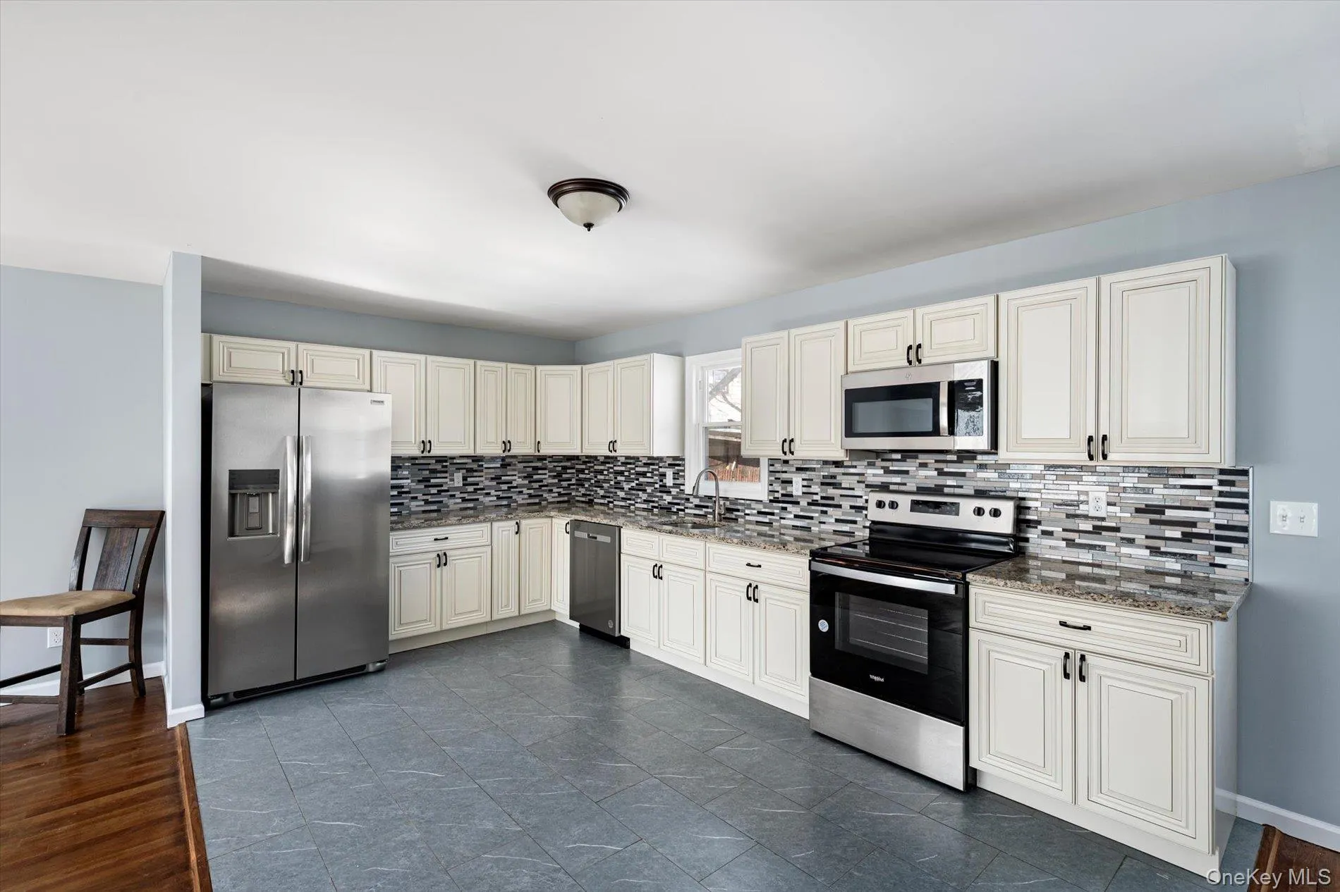 93 Garfield Boulevard, Babylon, NY, 3 Bedrooms Bedrooms, 6 Rooms Rooms,2 BathroomsBathrooms,Residential Lease,For Rent,Garfield,0,962505 93 Garfield Boulevard, Babylon, NY, 3 Bedrooms Bedrooms, 6 Rooms Rooms,2 BathroomsBathrooms,Residential Lease,For Rent,Garfield,0,962505