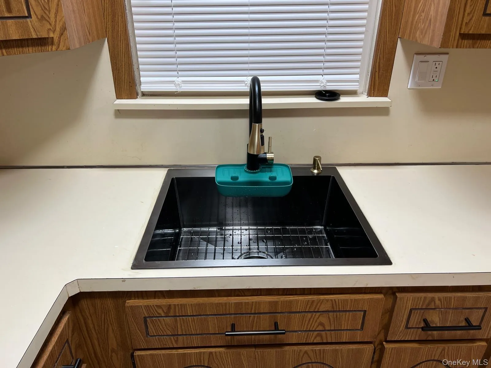 109 Pratt Street, West Babylon, NY, 4 Bedrooms Bedrooms, 7 Rooms Rooms,2 BathroomsBathrooms,Residential Lease,For Rent,Pratt,0,962514 109 Pratt Street, West Babylon, NY, 4 Bedrooms Bedrooms, 7 Rooms Rooms,2 BathroomsBathrooms,Residential Lease,For Rent,Pratt,0,962514