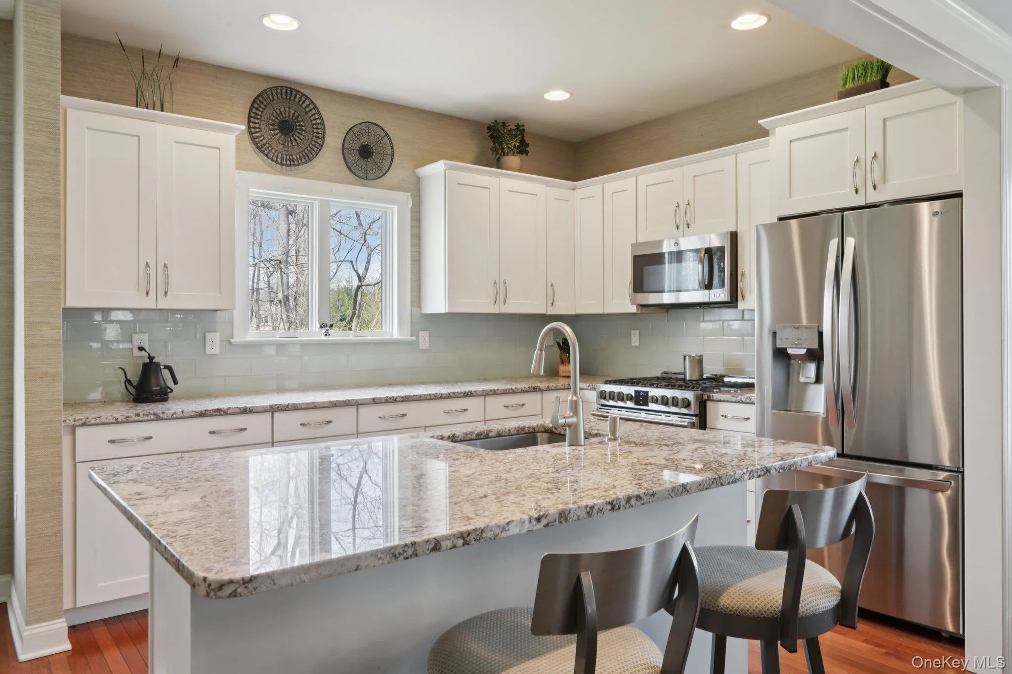 Granite countertops and stainless steel appliances Granite countertops and stainless steel appliances