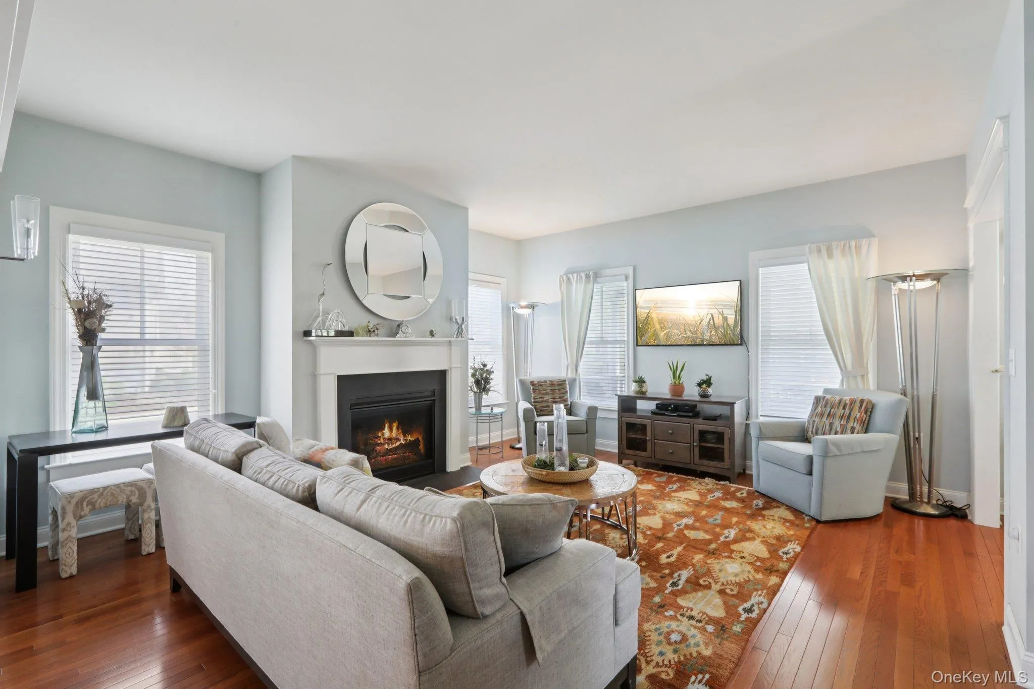 Gleaming hardwood oak flooring throughout Gleaming hardwood oak flooring throughout