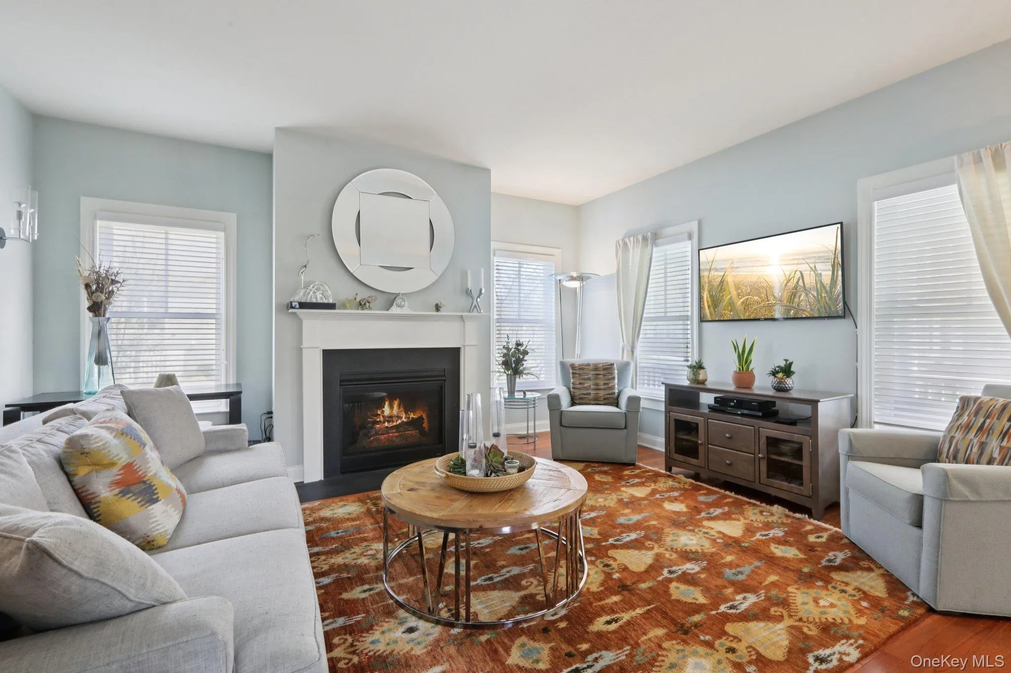 Generous windows allow for an abundance of natural light enhancing the homes open feel. Generous windows allow for an abundance of natural light enhancing the homes open feel.
