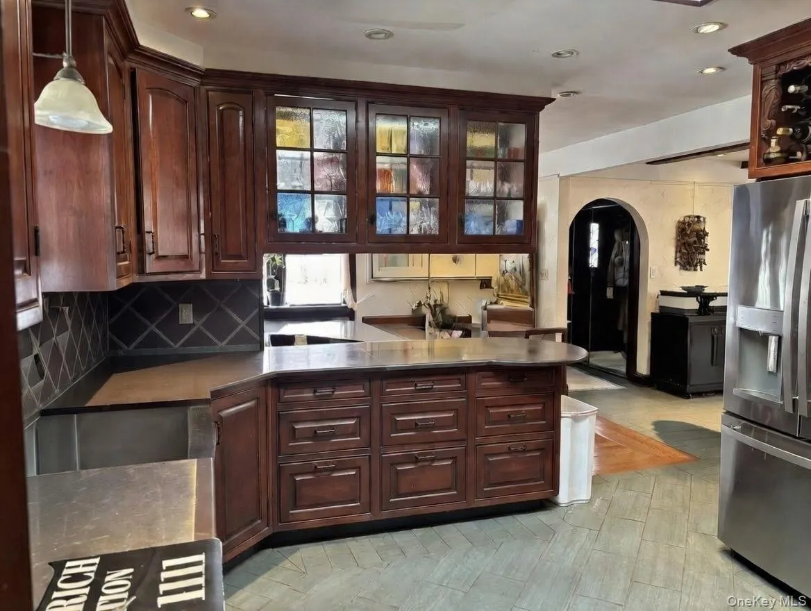 3 Crestwood Place, North Hempstead, NY, 3 Bedrooms Bedrooms, 8 Rooms Rooms,2 BathroomsBathrooms,Residential,For Rent,Crestwood,0,962532 3 Crestwood Place, North Hempstead, NY, 3 Bedrooms Bedrooms, 8 Rooms Rooms,2 BathroomsBathrooms,Residential,For Rent,Crestwood,0,962532