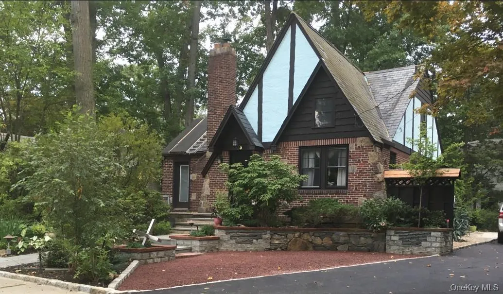 3 Crestwood Place, North Hempstead, NY, 3 Bedrooms Bedrooms, 8 Rooms Rooms,2 BathroomsBathrooms,Residential,For Rent,Crestwood,0,962532 3 Crestwood Place, North Hempstead, NY, 3 Bedrooms Bedrooms, 8 Rooms Rooms,2 BathroomsBathrooms,Residential,For Rent,Crestwood,0,962532