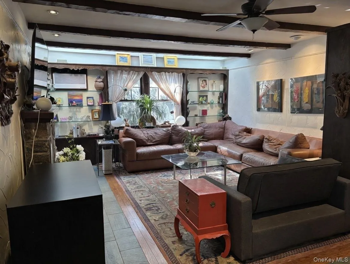 3 Crestwood Place, North Hempstead, NY, 3 Bedrooms Bedrooms, 8 Rooms Rooms,2 BathroomsBathrooms,Residential,For Rent,Crestwood,0,962532 3 Crestwood Place, North Hempstead, NY, 3 Bedrooms Bedrooms, 8 Rooms Rooms,2 BathroomsBathrooms,Residential,For Rent,Crestwood,0,962532