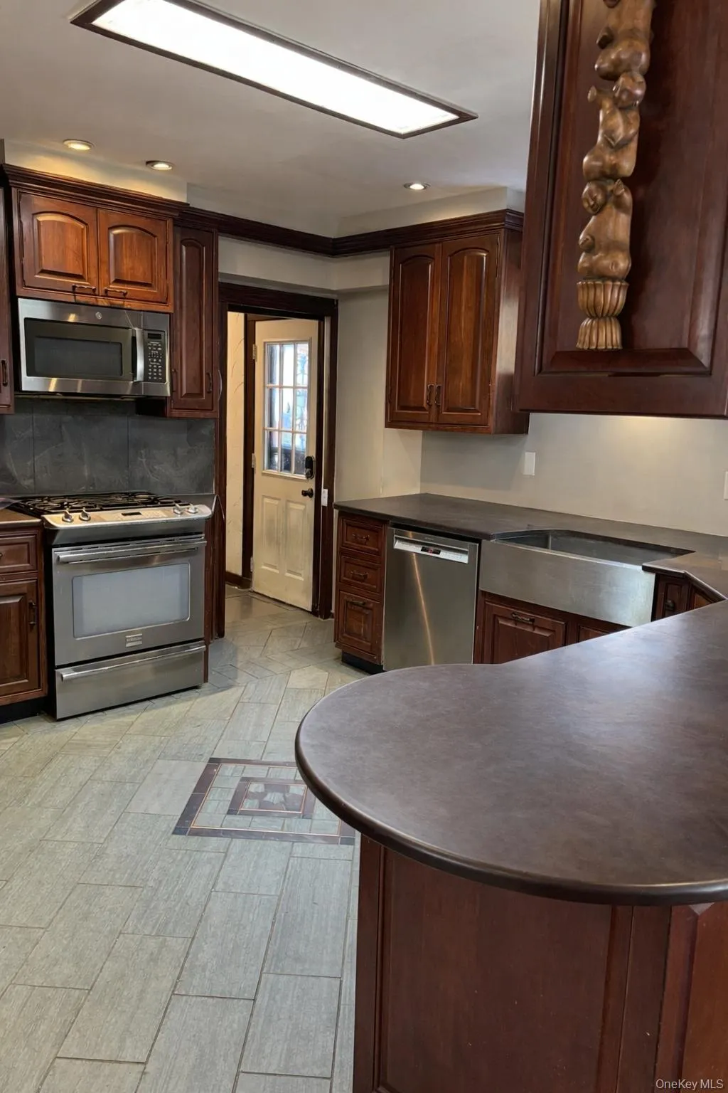 3 Crestwood Place, North Hempstead, NY, 3 Bedrooms Bedrooms, 8 Rooms Rooms,2 BathroomsBathrooms,Residential,For Rent,Crestwood,0,962532 3 Crestwood Place, North Hempstead, NY, 3 Bedrooms Bedrooms, 8 Rooms Rooms,2 BathroomsBathrooms,Residential,For Rent,Crestwood,0,962532