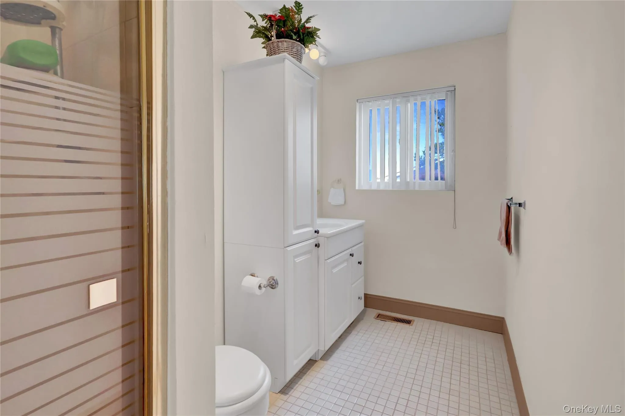 49 Dolphin Lane, Babylon, NY, 5 Bedrooms Bedrooms, 11 Rooms Rooms,3 BathroomsBathrooms,Residential,For Rent,Dolphin,0,962537 49 Dolphin Lane, Babylon, NY, 5 Bedrooms Bedrooms, 11 Rooms Rooms,3 BathroomsBathrooms,Residential,For Rent,Dolphin,0,962537
